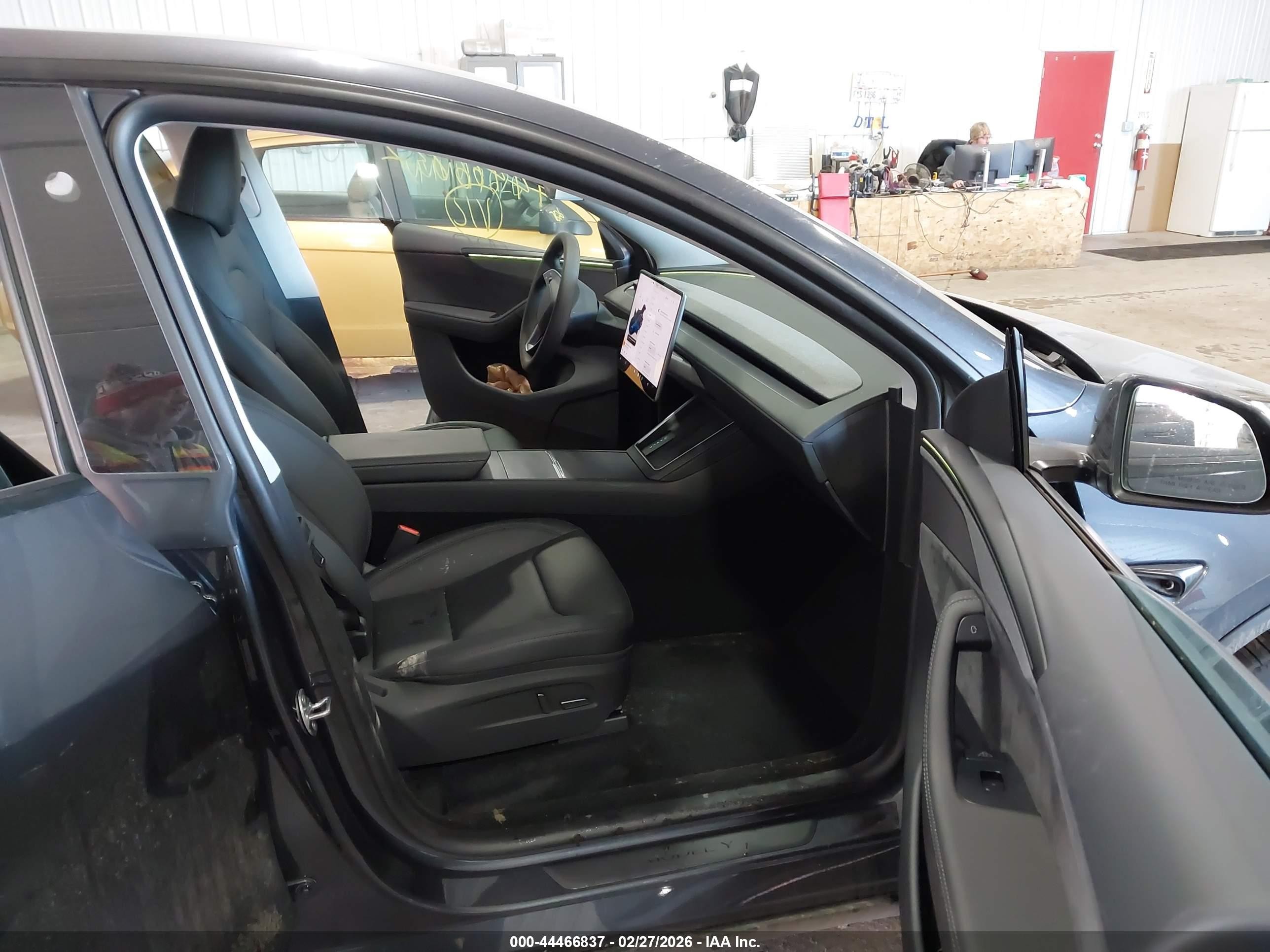 2026 Tesla Model Y Long Range Launch Series/premium All-wheel Drive Gray vin: 7SAYGDEE1TA579564