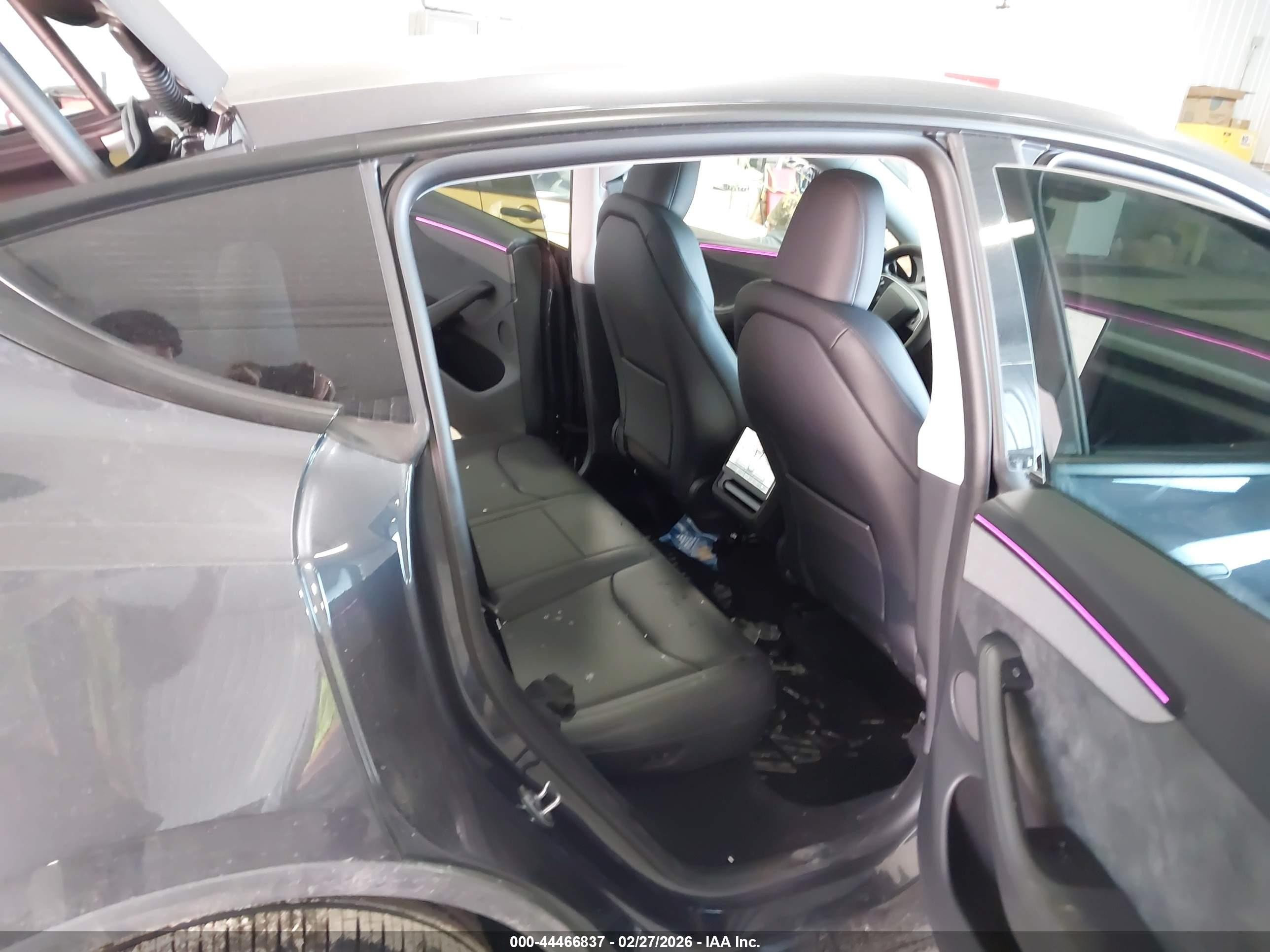2026 Tesla Model Y Long Range Launch Series/premium All-wheel Drive Gray vin: 7SAYGDEE1TA579564