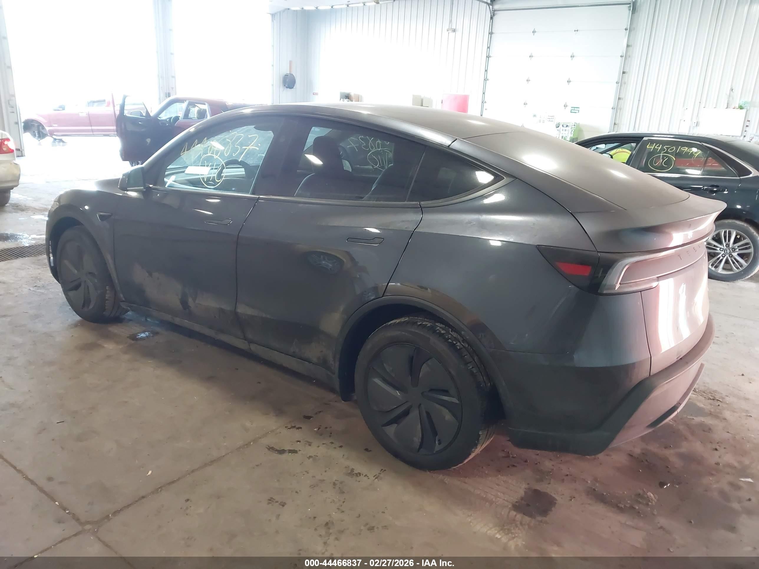 2026 Tesla Model Y Long Range Launch Series/premium All-wheel Drive Gray vin: 7SAYGDEE1TA579564