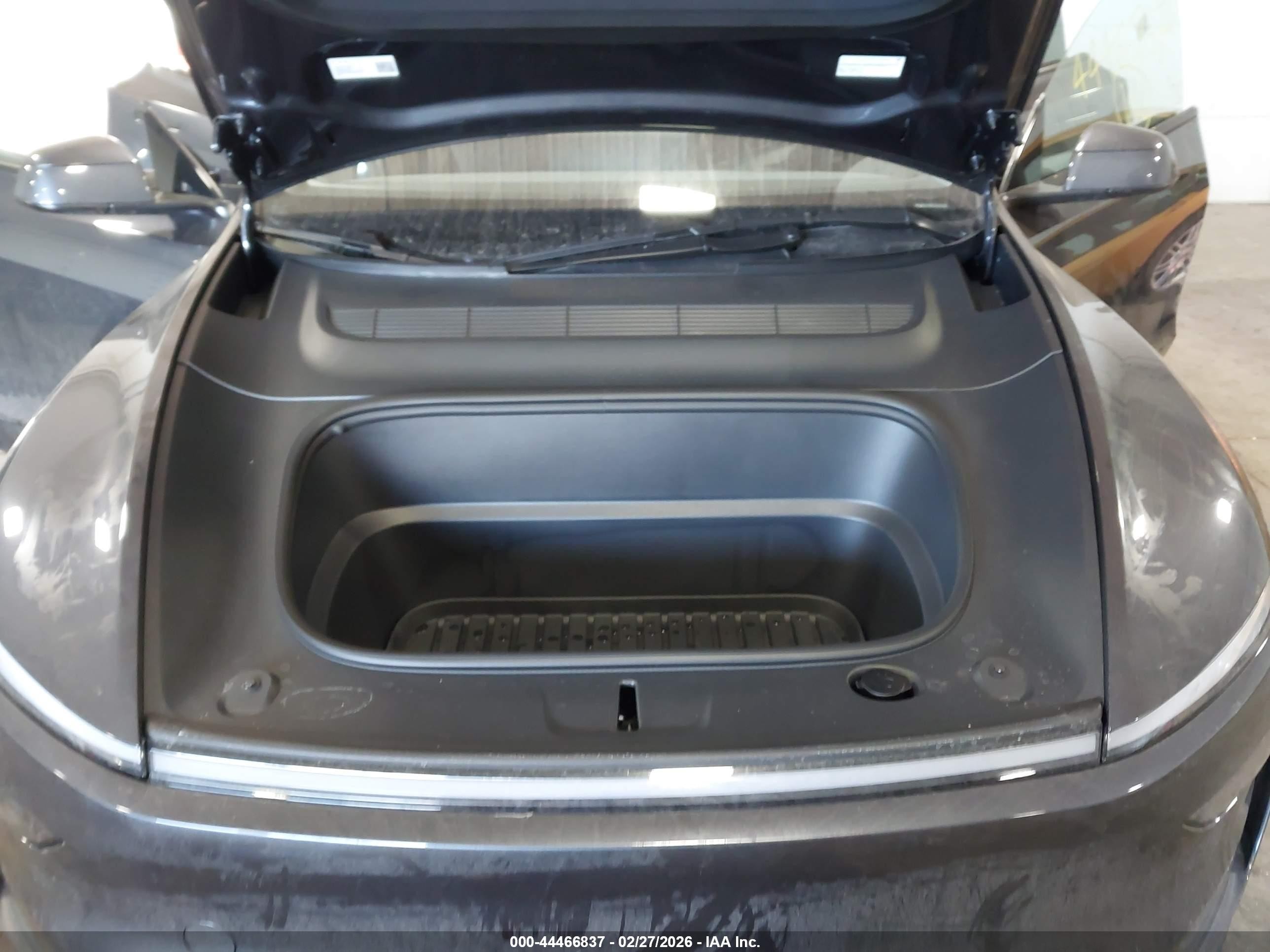 2026 Tesla Model Y Long Range Launch Series/premium All-wheel Drive Gray vin: 7SAYGDEE1TA579564
