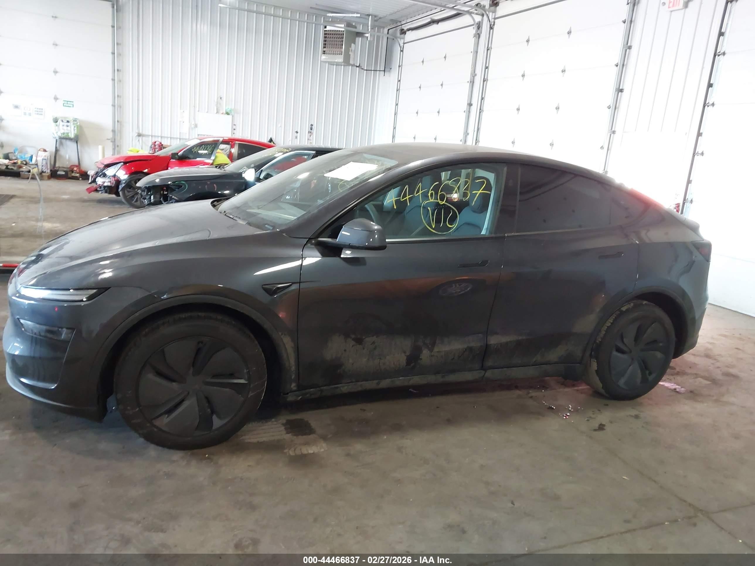 2026 Tesla Model Y Long Range Launch Series/premium All-wheel Drive Gray vin: 7SAYGDEE1TA579564
