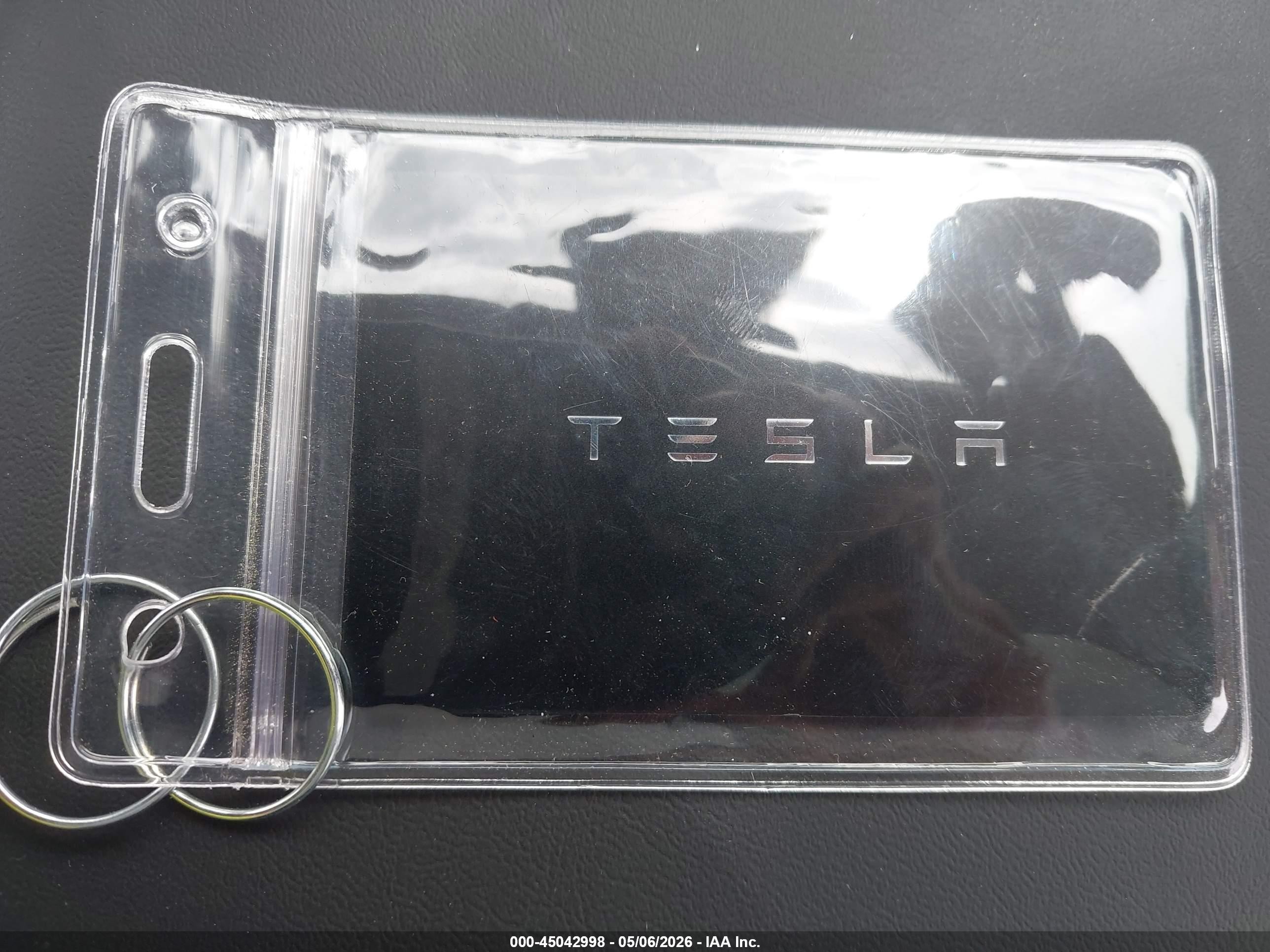 2026 Tesla Model Y All-wheel Drive/long Range Launch Series/premium All-wheel Drive Gray vin: 7SAYGDEE1TA611557