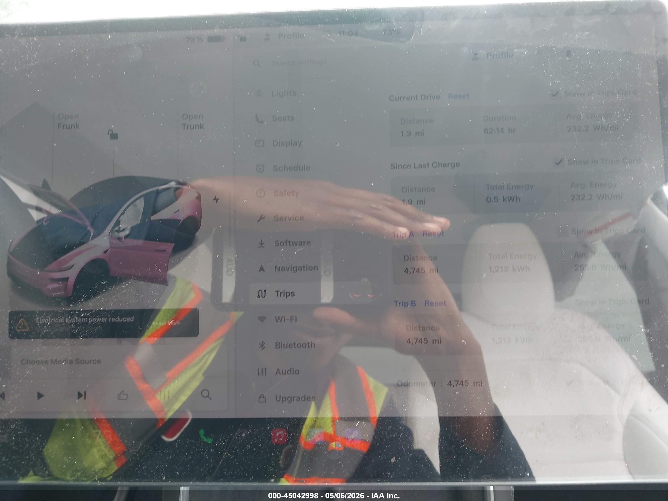 2026 Tesla Model Y All-wheel Drive/long Range Launch Series/premium All-wheel Drive Gray vin: 7SAYGDEE1TA611557