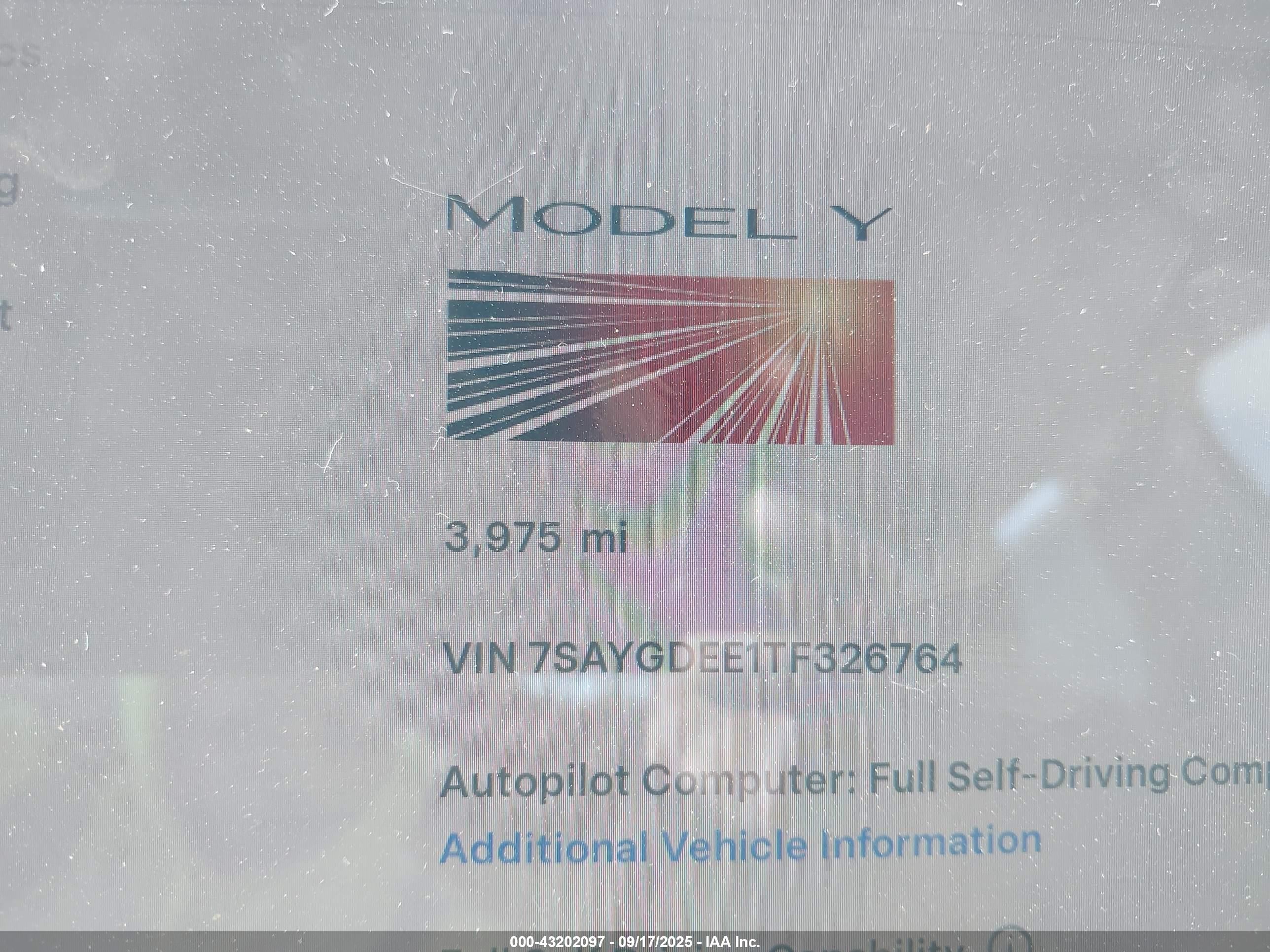 2026 Tesla Model Y   Серый vin: 7SAYGDEE1TF326764