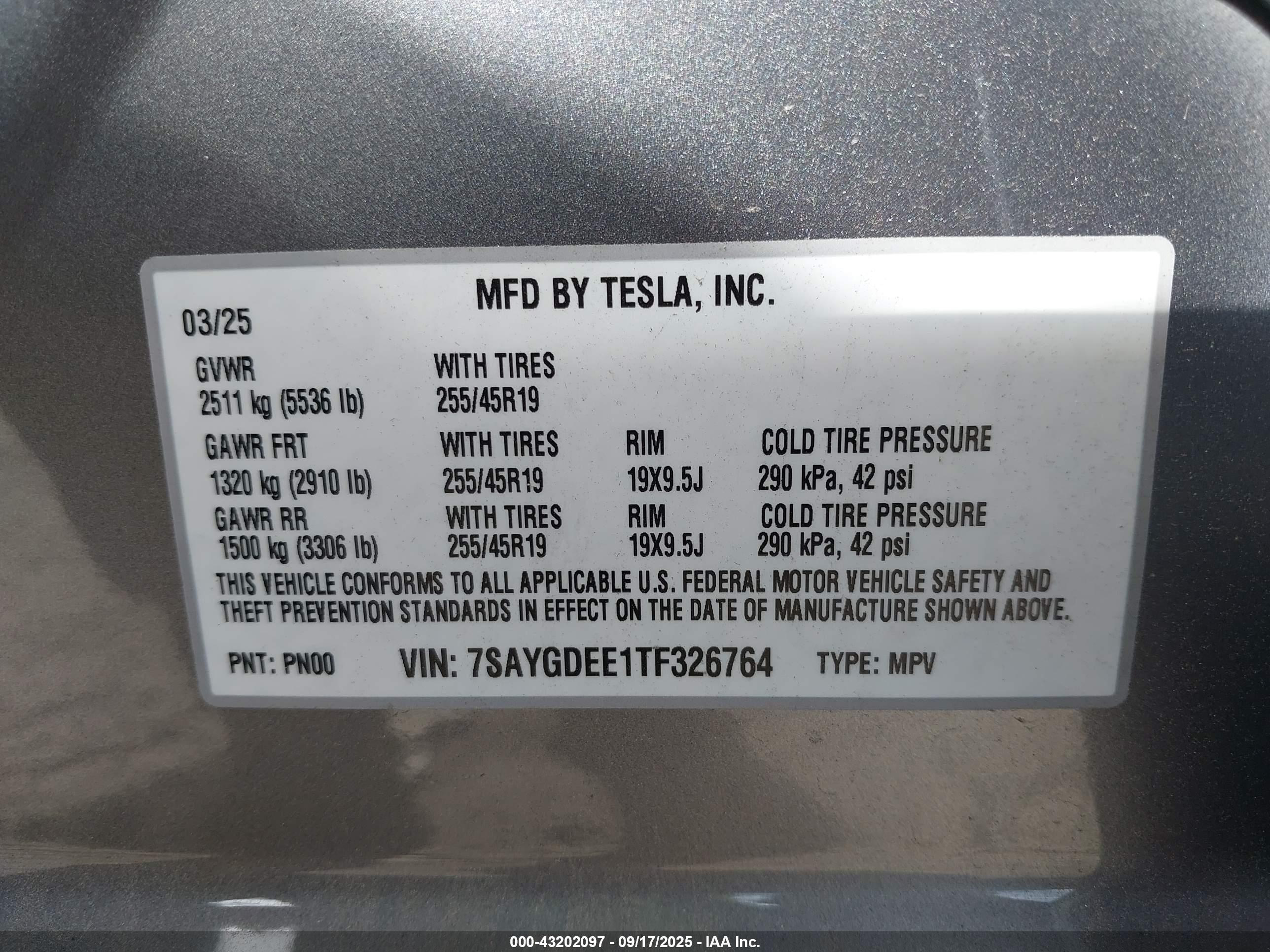 2026 Tesla Model Y   Серый vin: 7SAYGDEE1TF326764