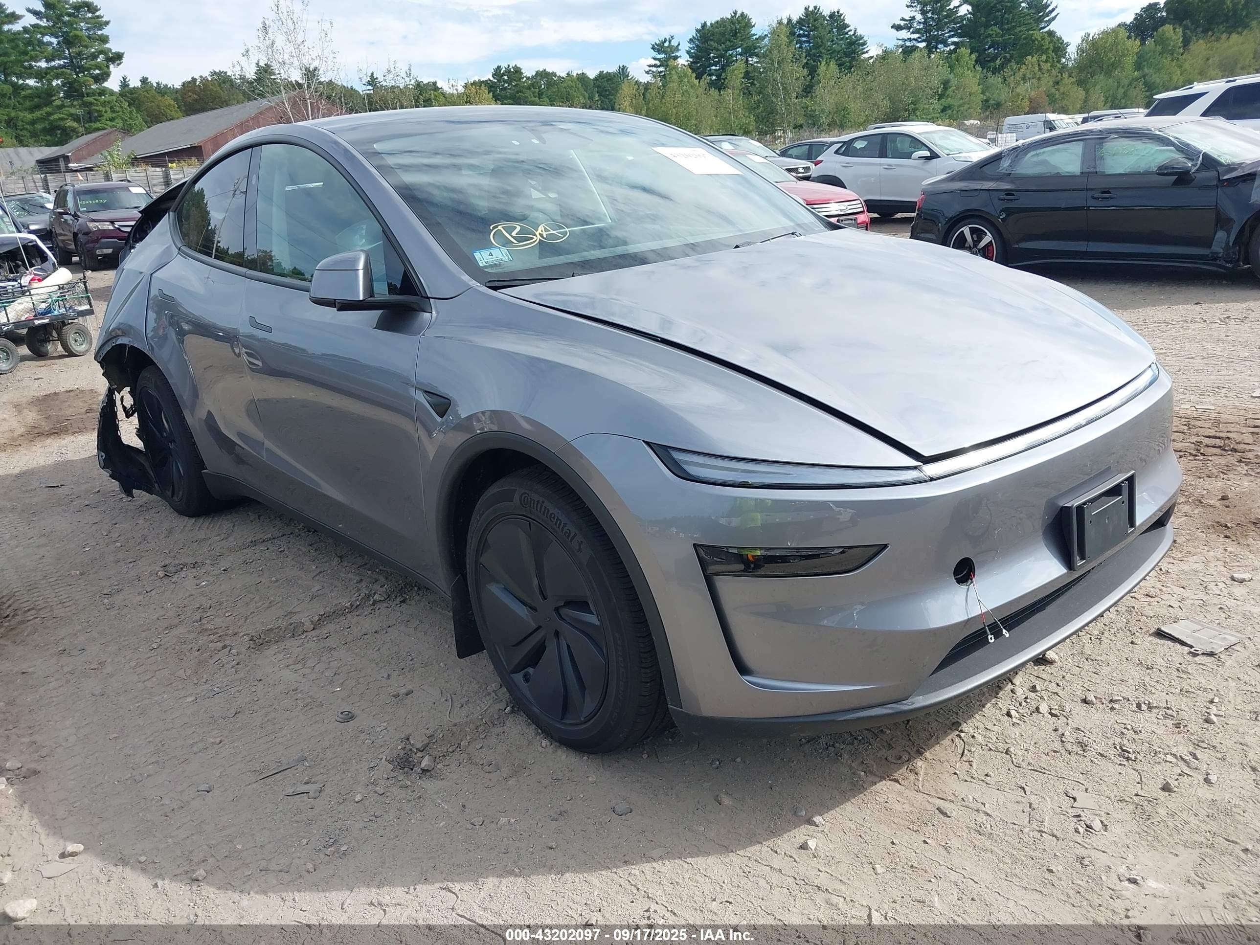 2026 Tesla Model Y   Серый vin: 7SAYGDEE1TF326764
