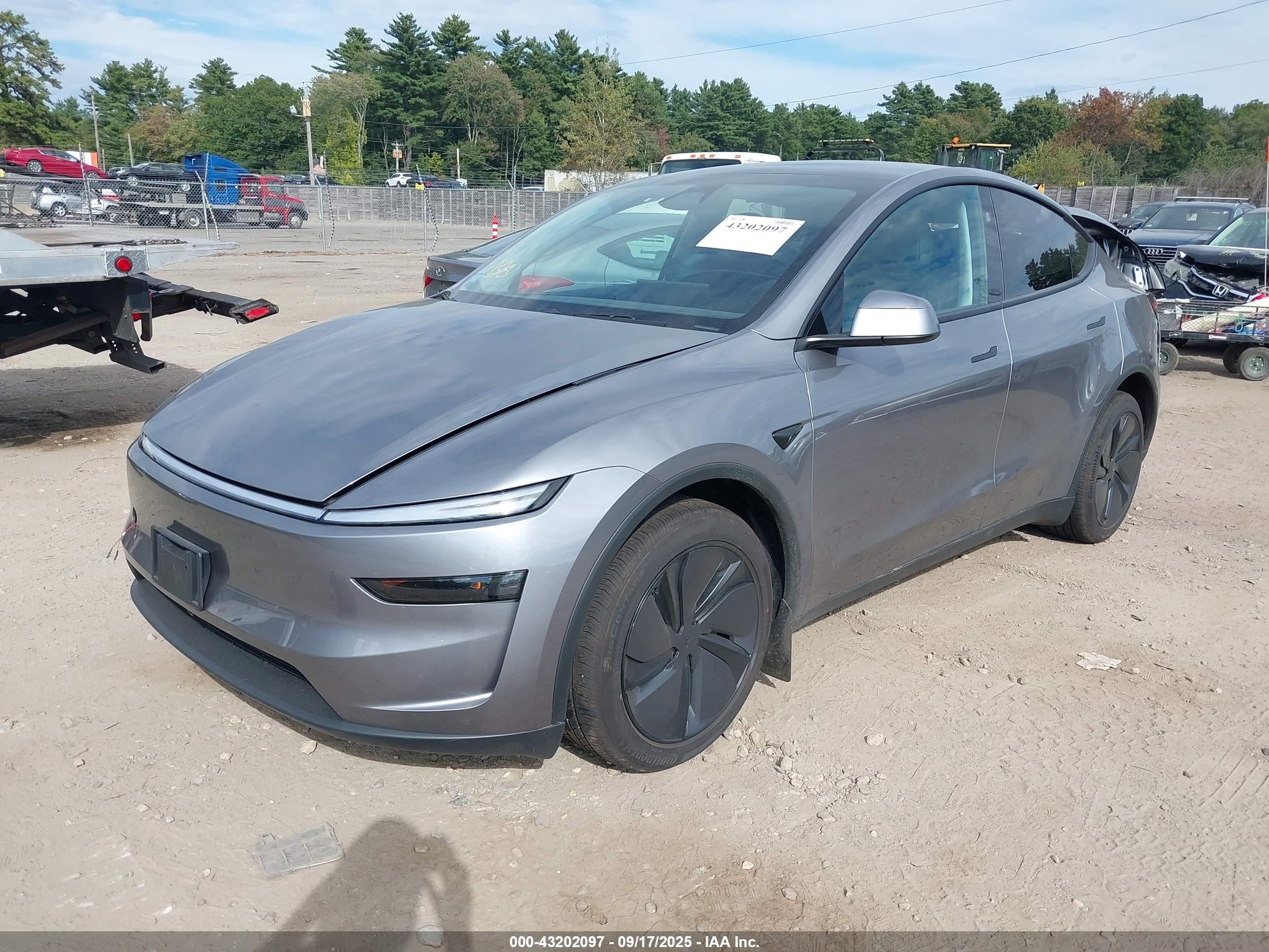 2026 Tesla Model Y   Серый vin: 7SAYGDEE1TF326764