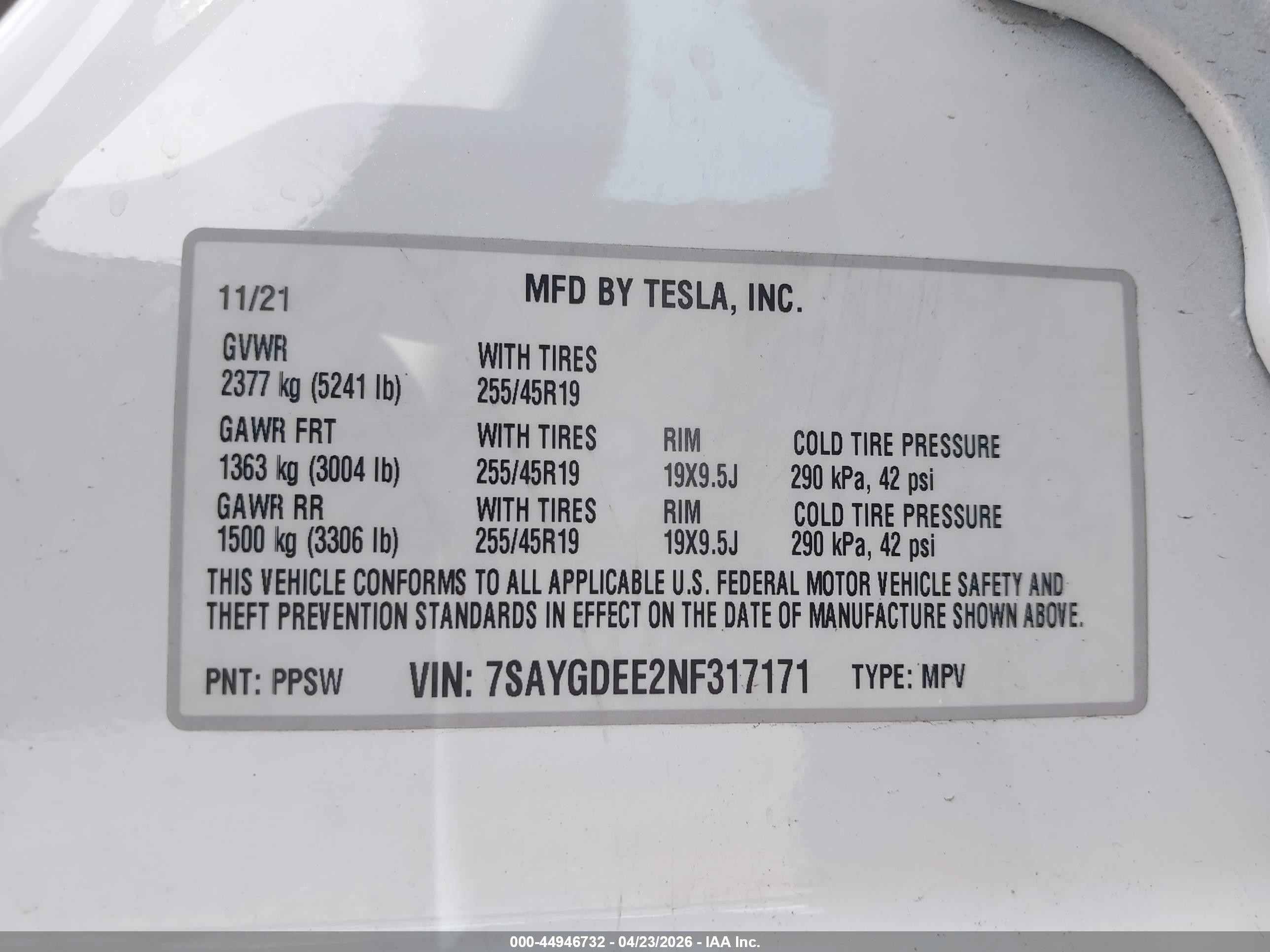 2022 Tesla Model Y Long Range Dual Motor All-wheel Drive White vin: 7SAYGDEE2NF317171