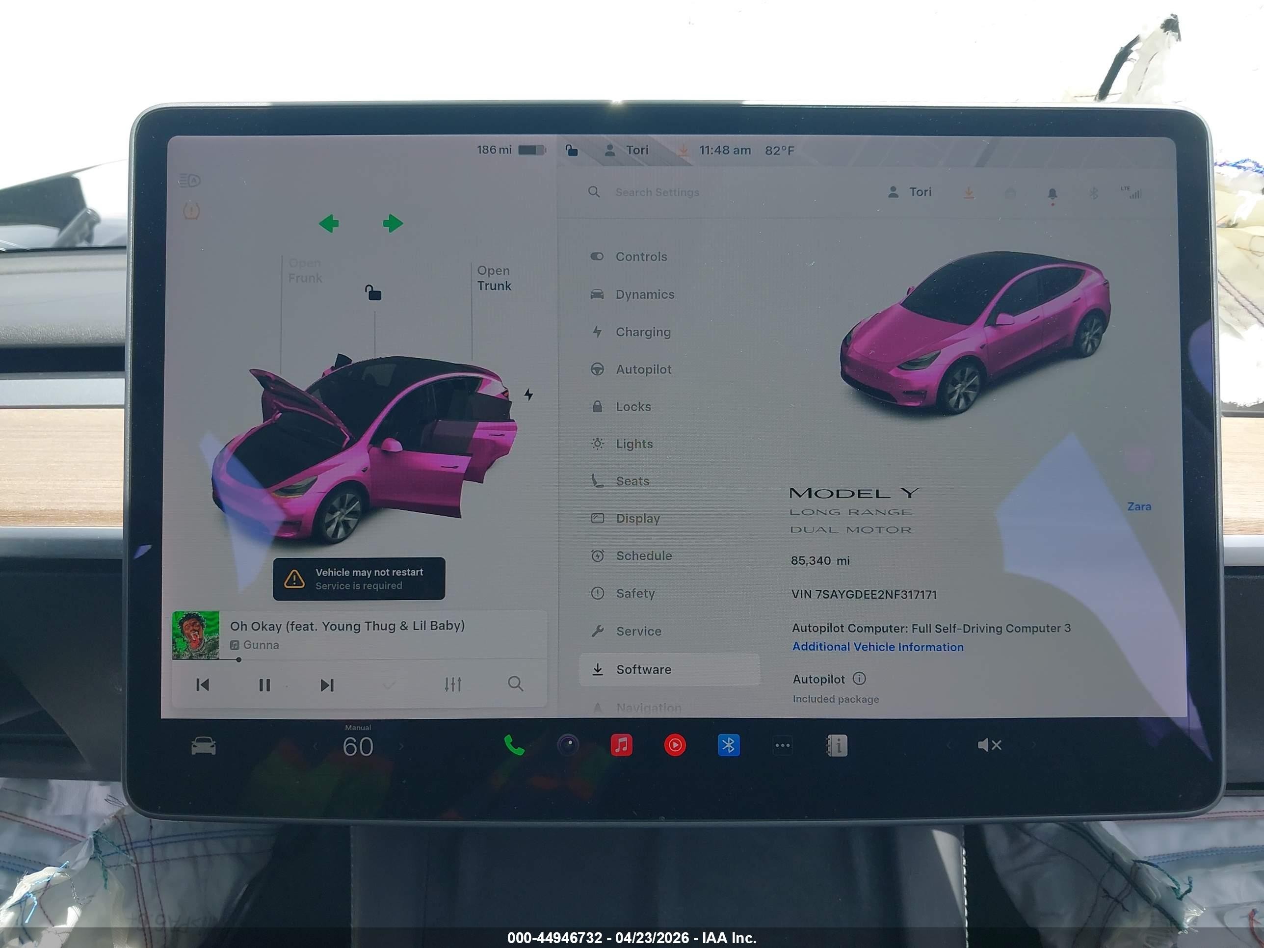 2022 Tesla Model Y Long Range Dual Motor All-wheel Drive White vin: 7SAYGDEE2NF317171
