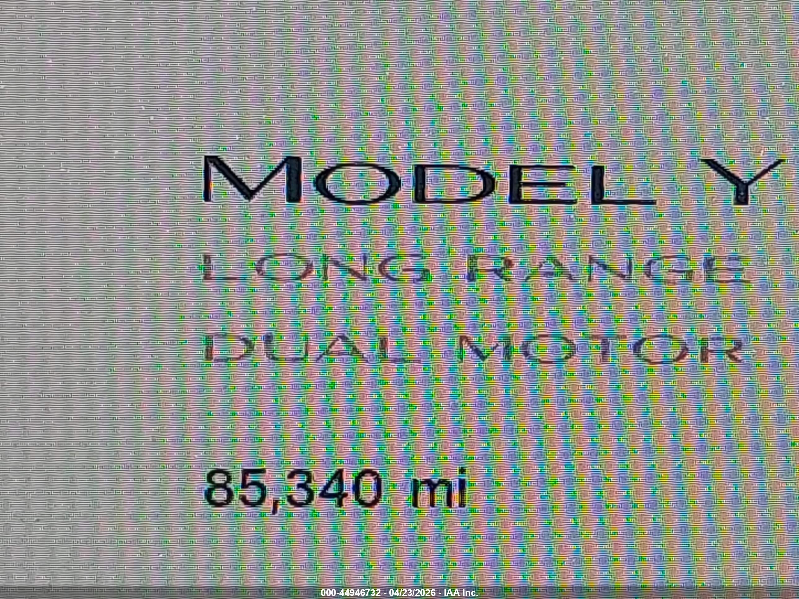 2022 Tesla Model Y Long Range Dual Motor All-wheel Drive White vin: 7SAYGDEE2NF317171