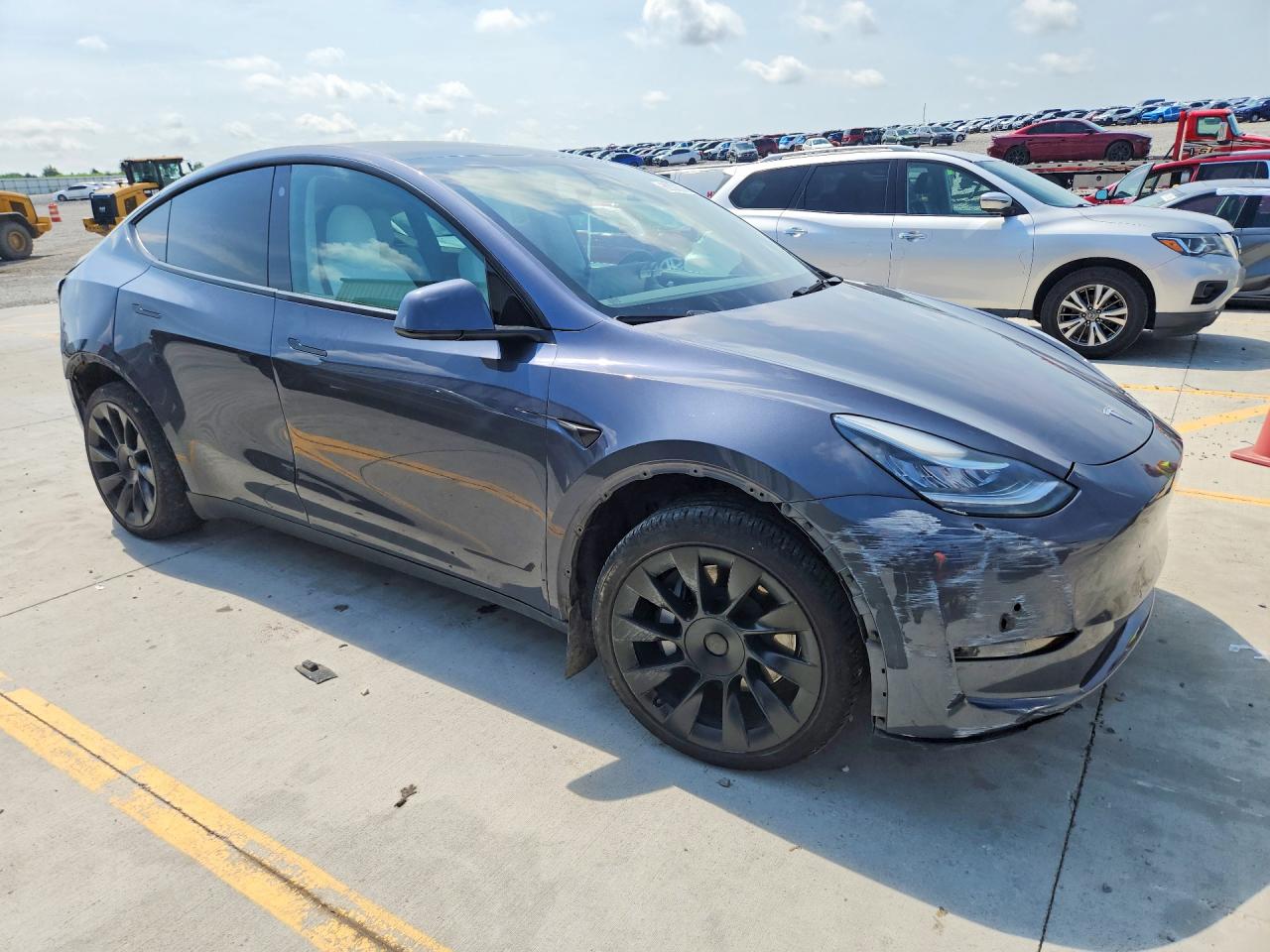 2022 Tesla Model Y Gray vin: 7SAYGDEE2NF368234