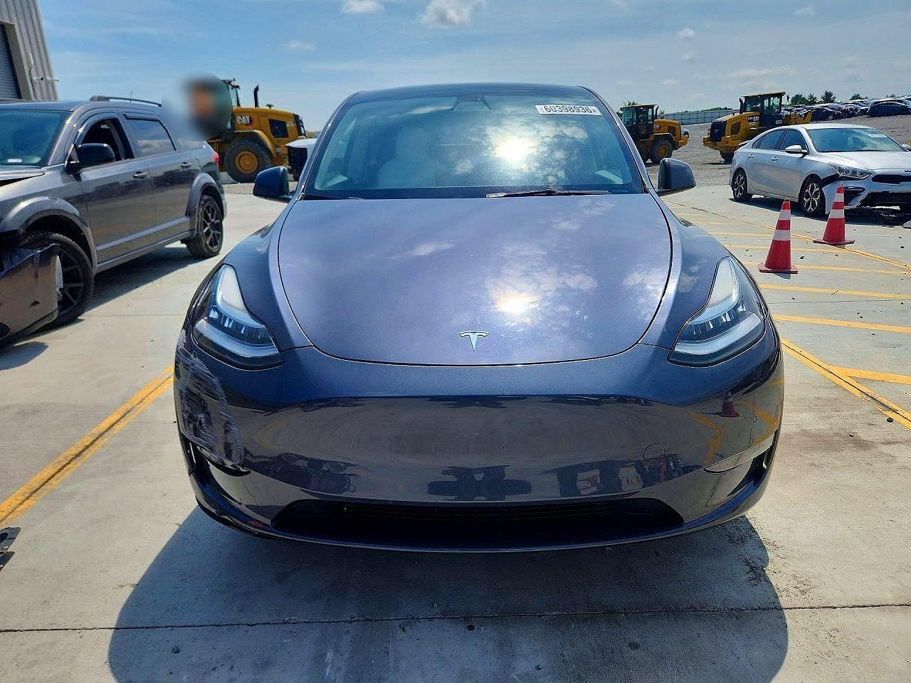 2022 Tesla Model Y Gray vin: 7SAYGDEE2NF368234