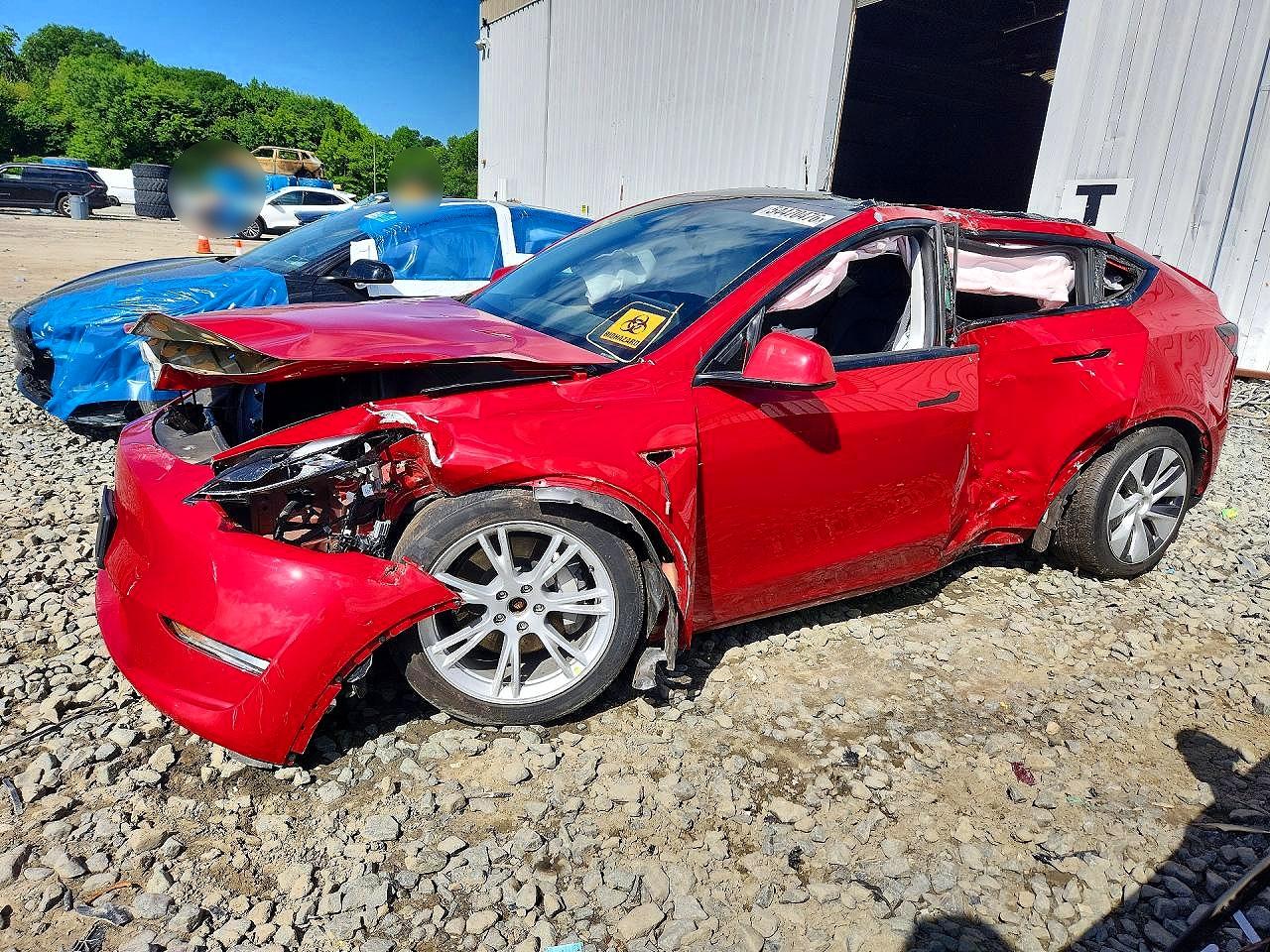 2023 Tesla Model Y Red vin: 7SAYGDEE2PA078883