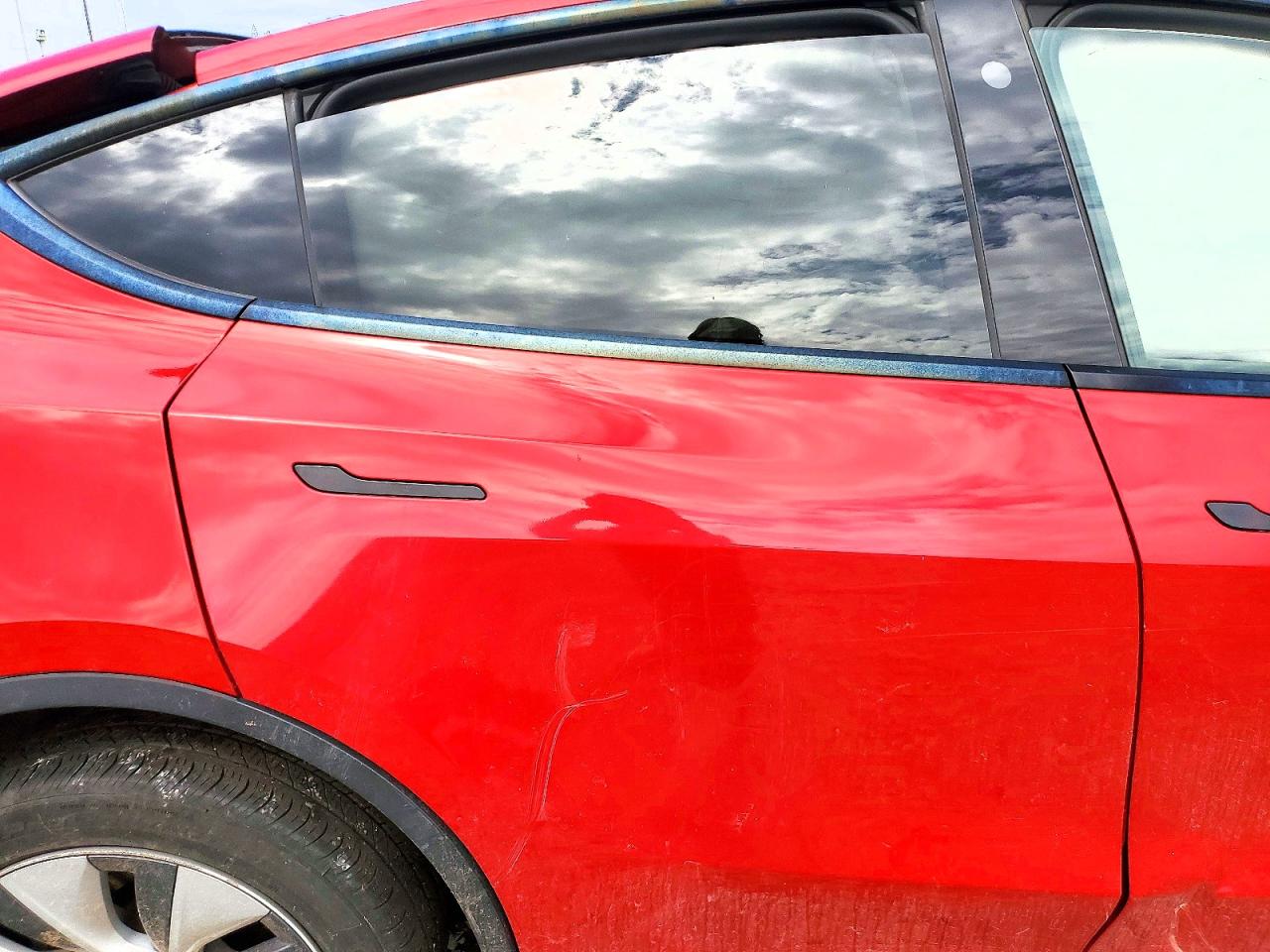 2023 Tesla Model Y Red vin: 7SAYGDEE2PA078883