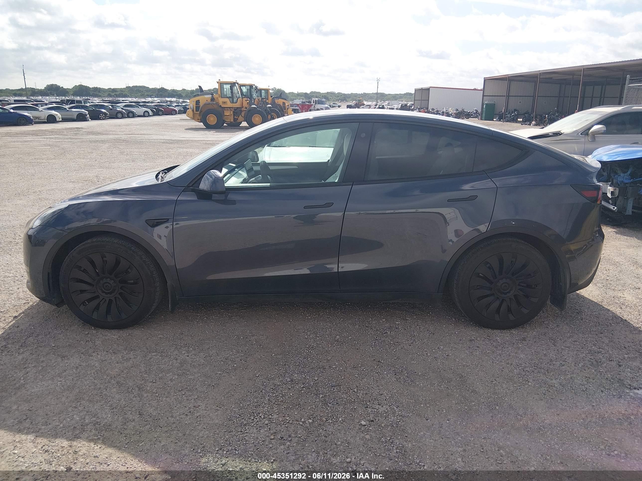 2023 Tesla Model Y Awd/long Range Dual Motor All-wheel Drive Gray vin: 7SAYGDEE2PF617330