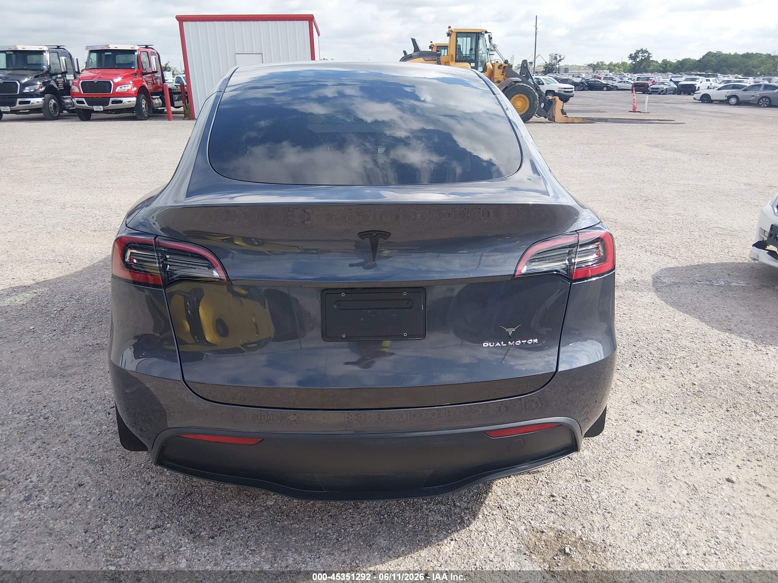 2023 Tesla Model Y Awd/long Range Dual Motor All-wheel Drive Gray vin: 7SAYGDEE2PF617330