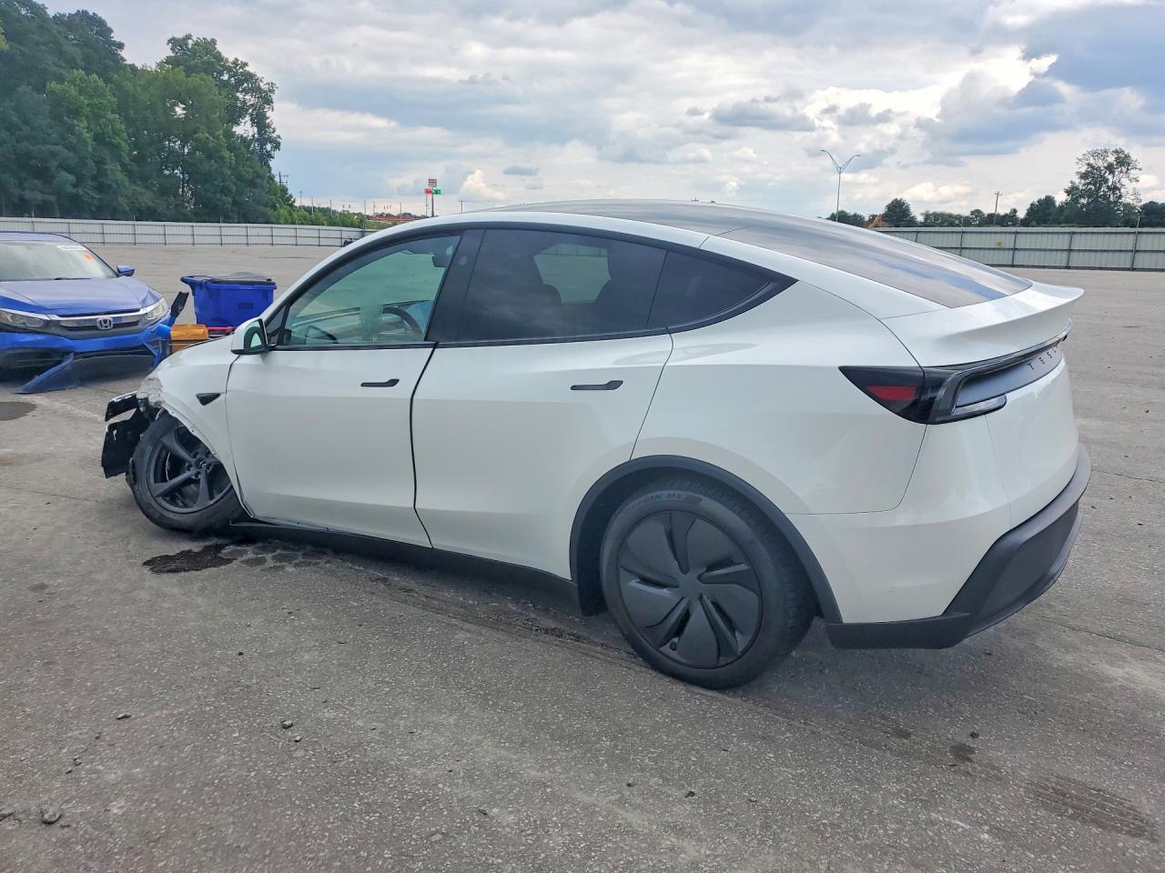 2026 Tesla Model Y White vin: 7SAYGDEE2TA714969