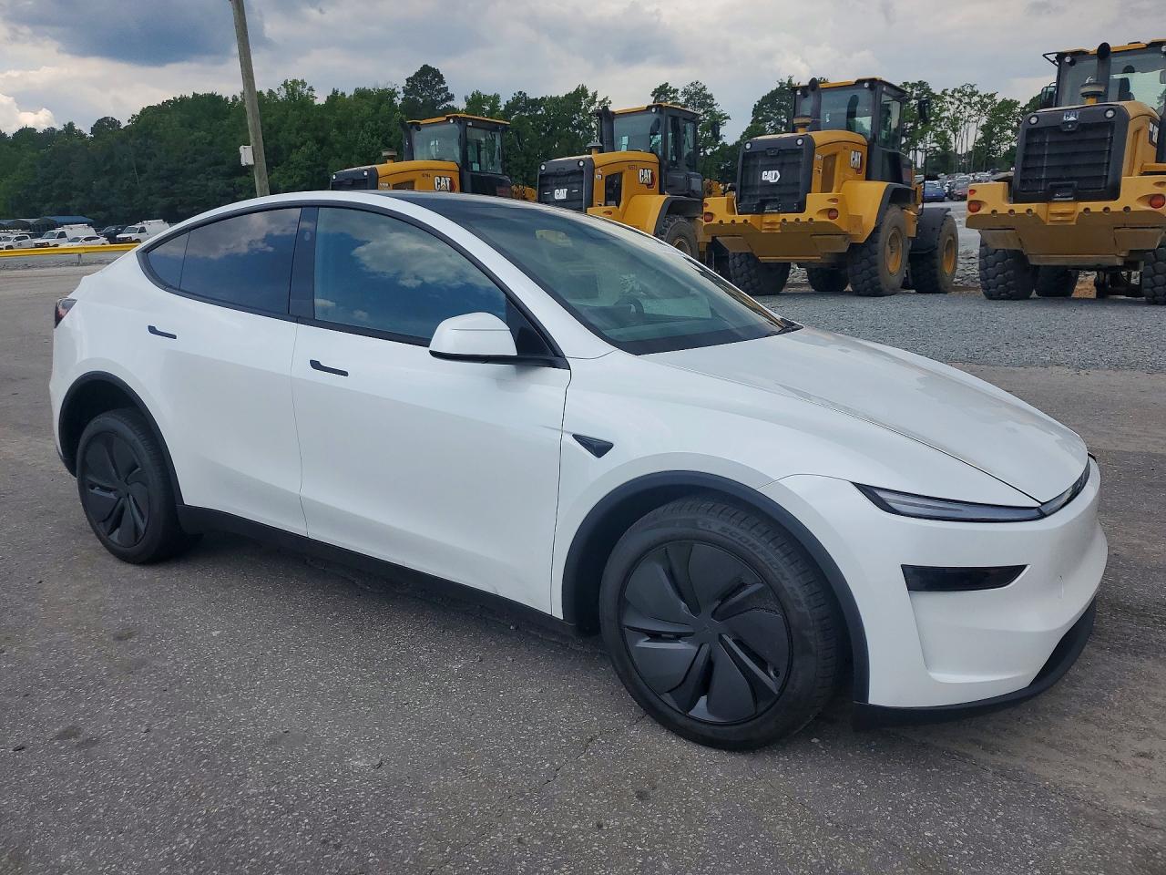2026 Tesla Model Y White vin: 7SAYGDEE2TA714969
