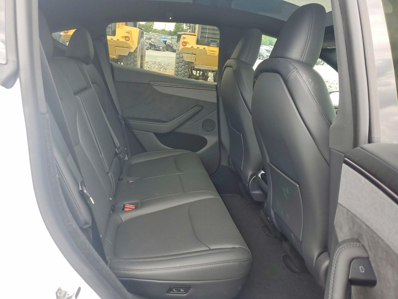 2026 Tesla Model Y White vin: 7SAYGDEE2TA714969
