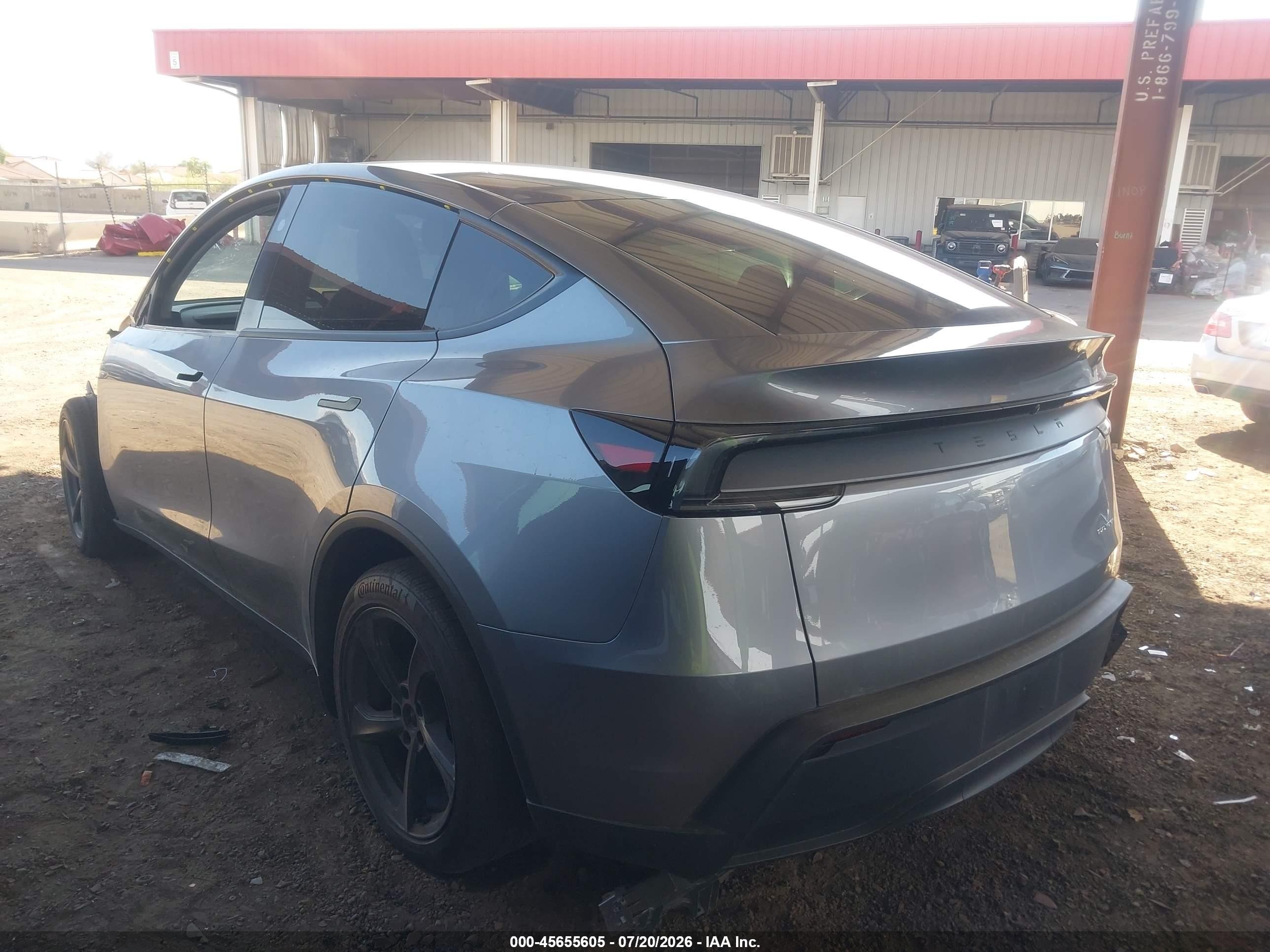 2026 Tesla Model Y All-wheel Drive/long Range Launch Series/premium All-wheel Drive Silver vin: 7SAYGDEE2TF404856