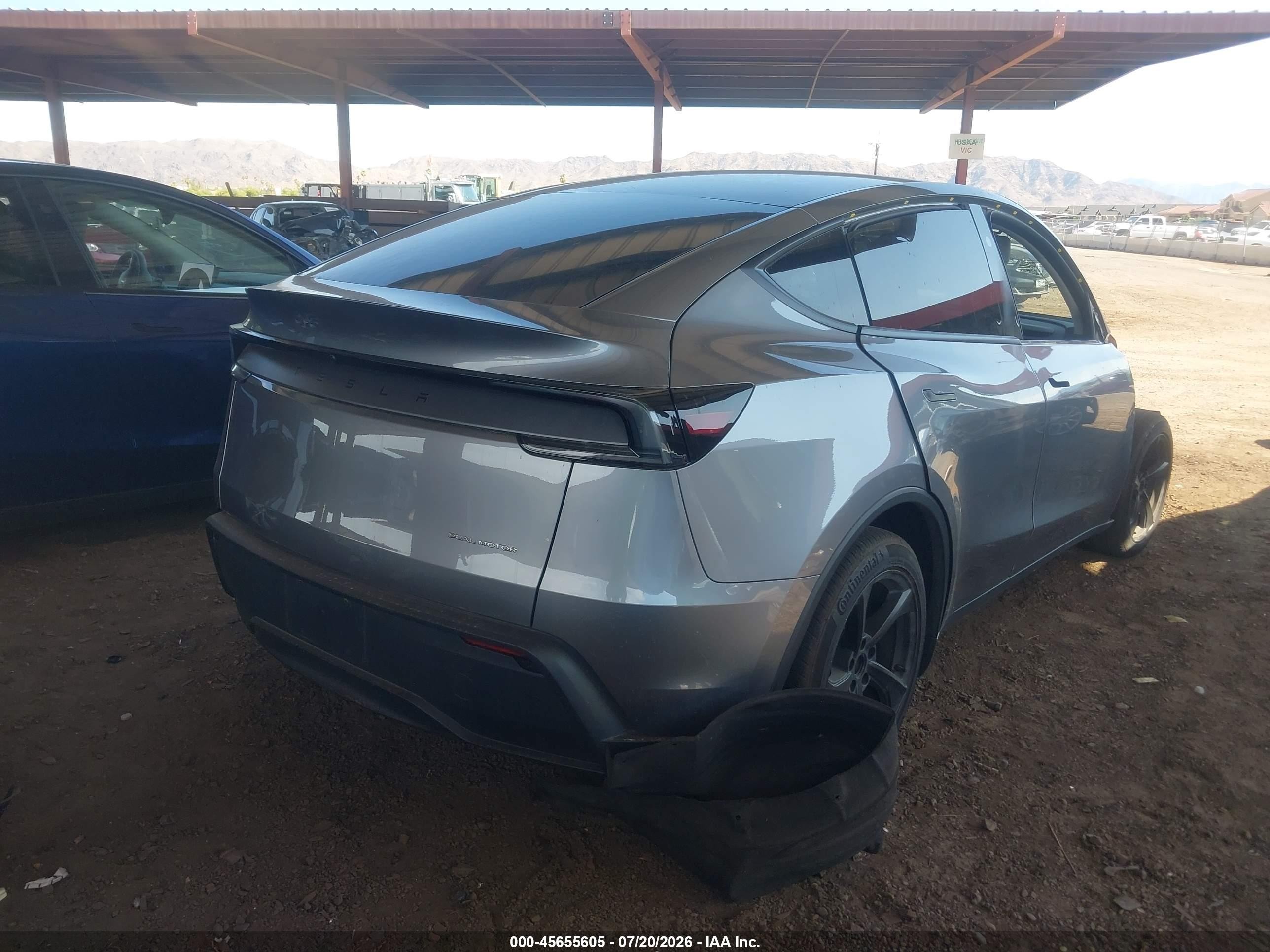 2026 Tesla Model Y All-wheel Drive/long Range Launch Series/premium All-wheel Drive Silver vin: 7SAYGDEE2TF404856