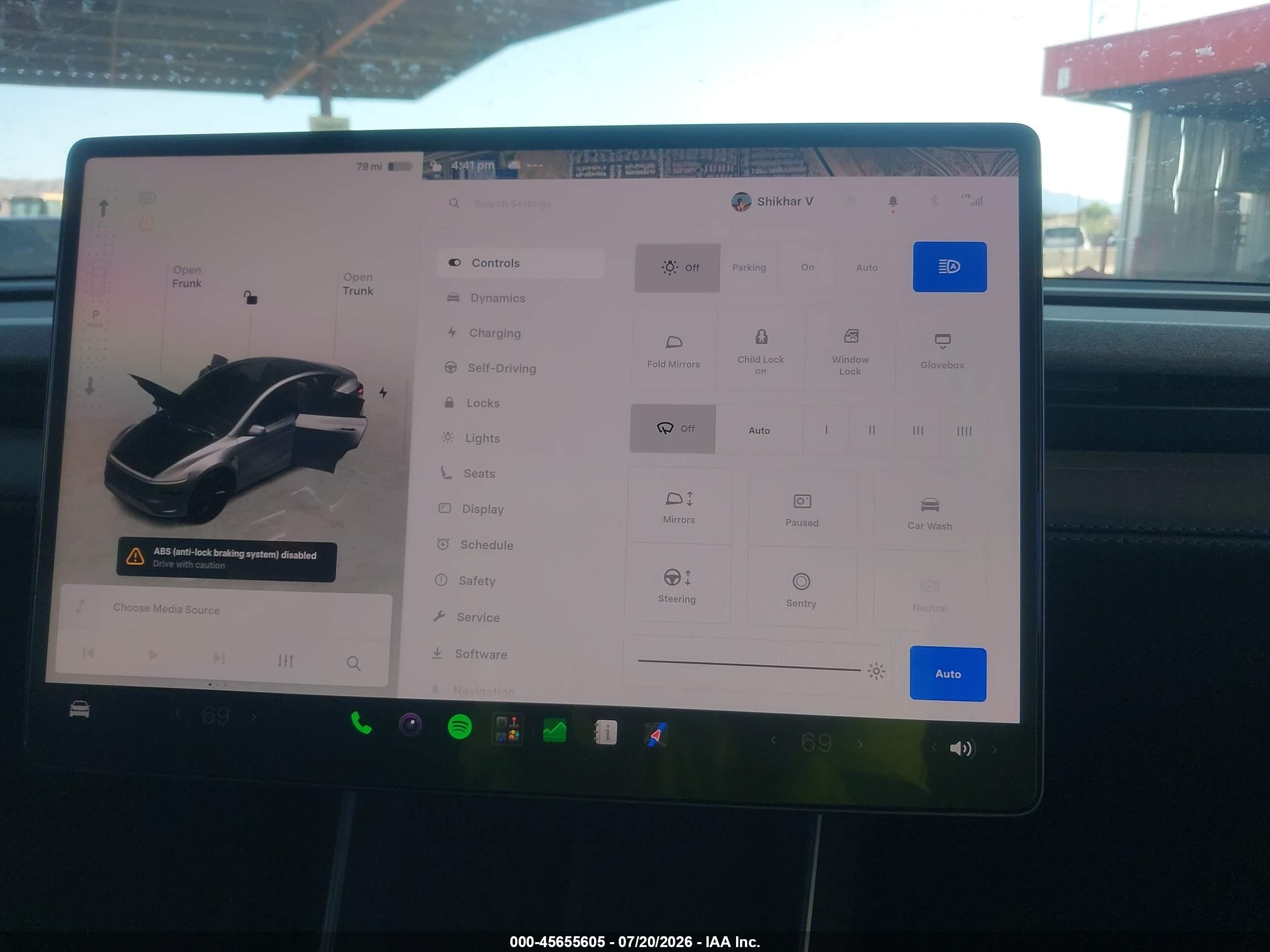 2026 Tesla Model Y All-wheel Drive/long Range Launch Series/premium All-wheel Drive Silver vin: 7SAYGDEE2TF404856