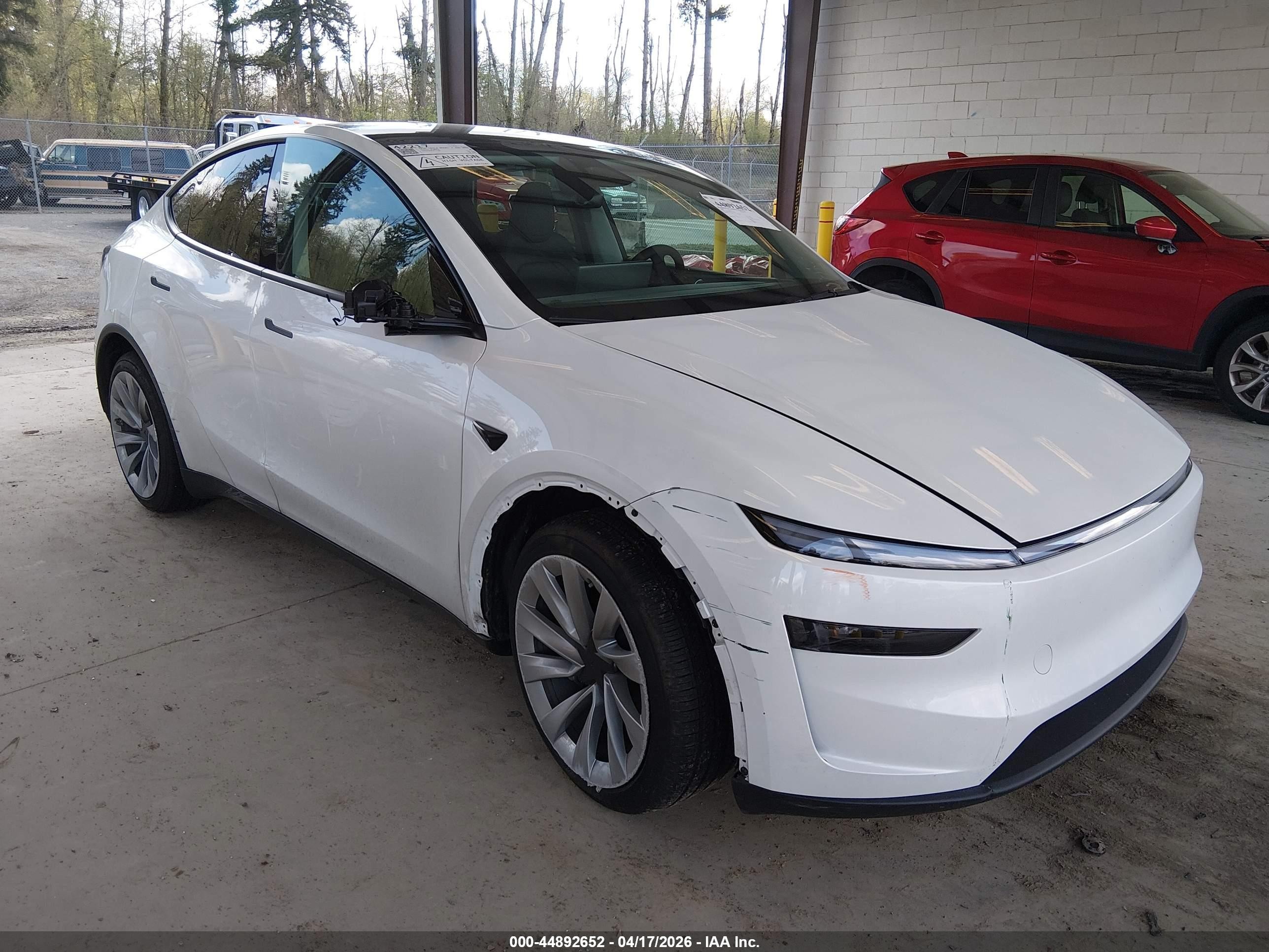 2026 Tesla Model Y All-wheel Drive/long Range Launch Series/premium All-wheel Drive Белый vin: 7SAYGDEE2TF562212