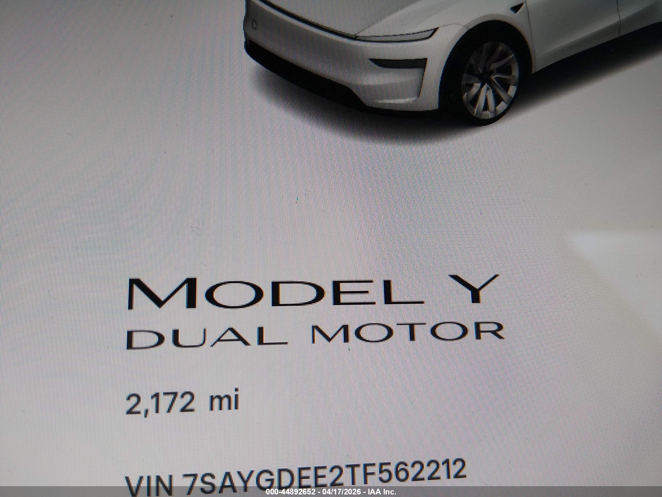 2026 Tesla Model Y All-wheel Drive/long Range Launch Series/premium All-wheel Drive Белый vin: 7SAYGDEE2TF562212