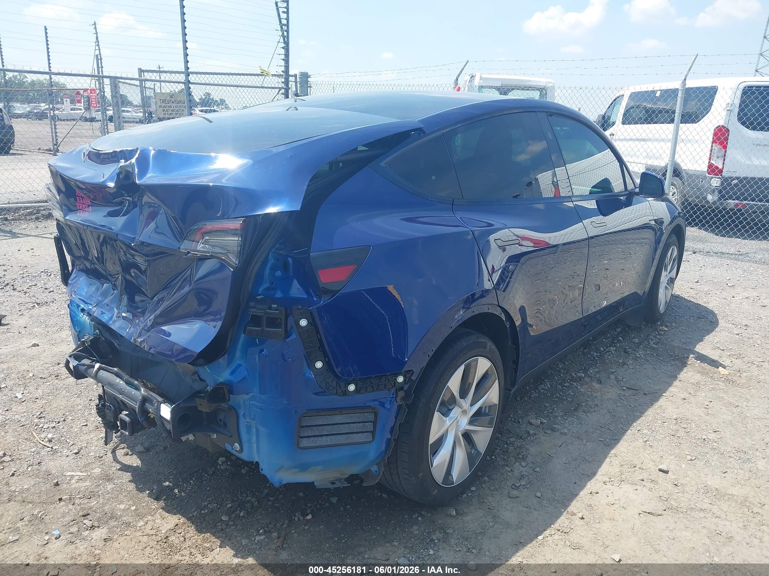 2023 Tesla Model Y Awd/long Range Dual Motor All-wheel Drive Blue vin: 7SAYGDEE3PF806763