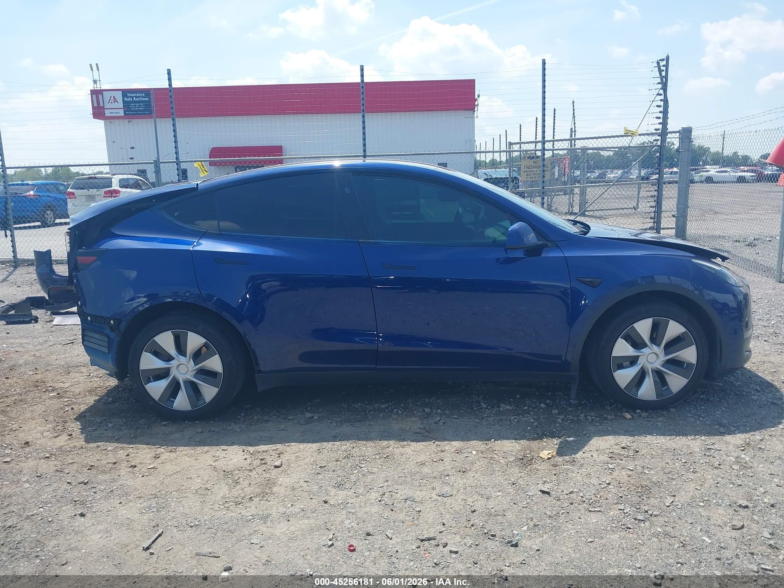 2023 Tesla Model Y Awd/long Range Dual Motor All-wheel Drive Blue vin: 7SAYGDEE3PF806763