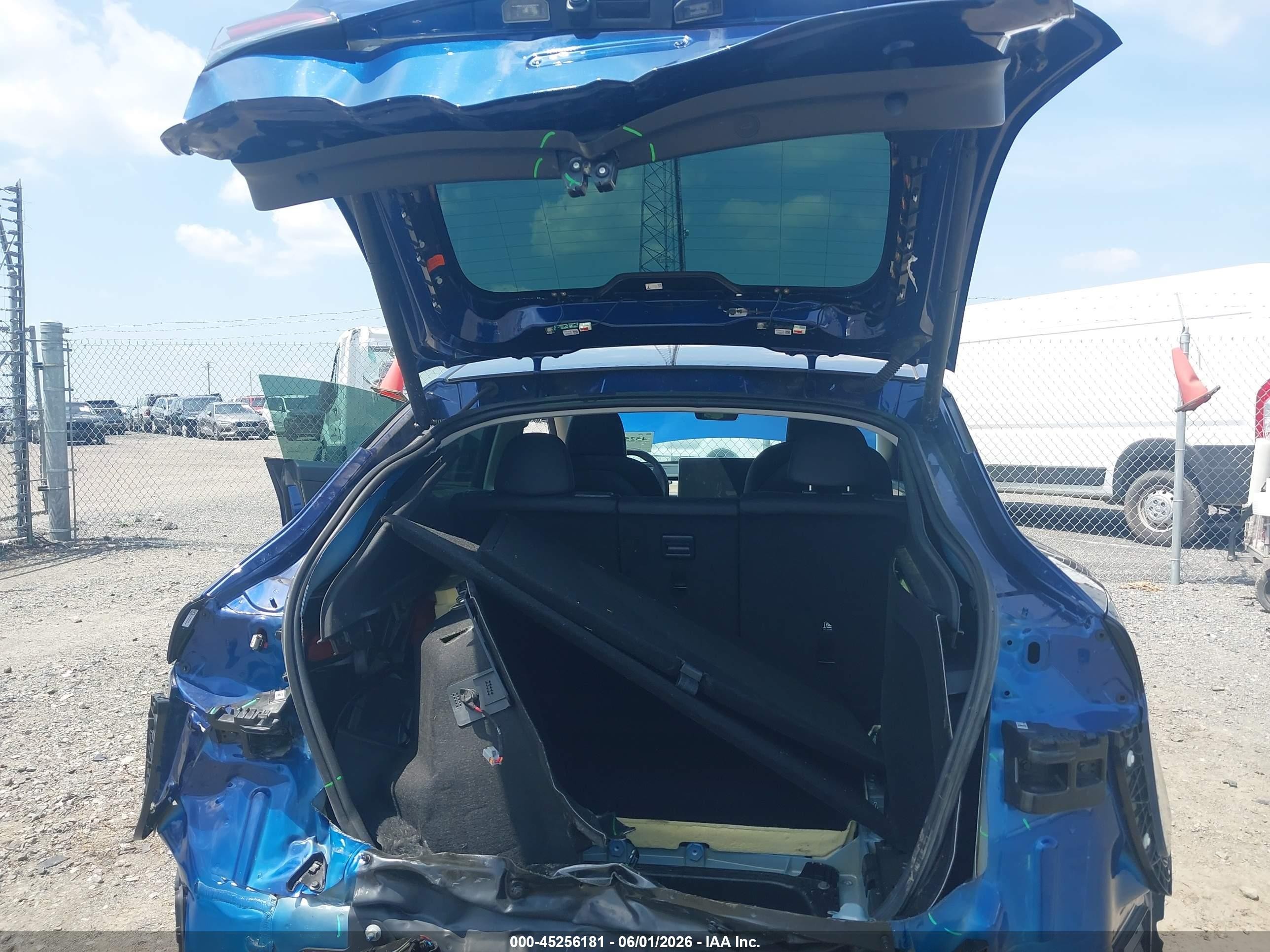 2023 Tesla Model Y Awd/long Range Dual Motor All-wheel Drive Blue vin: 7SAYGDEE3PF806763