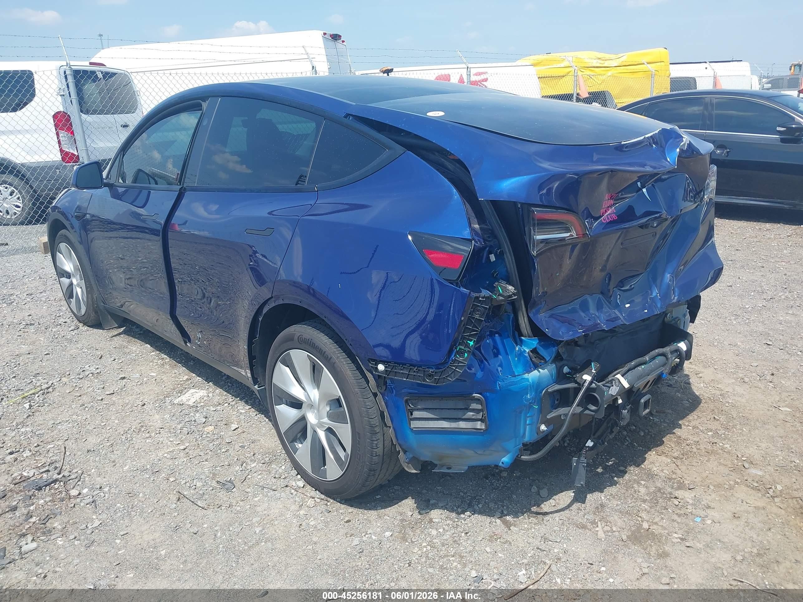 2023 Tesla Model Y Awd/long Range Dual Motor All-wheel Drive Blue vin: 7SAYGDEE3PF806763