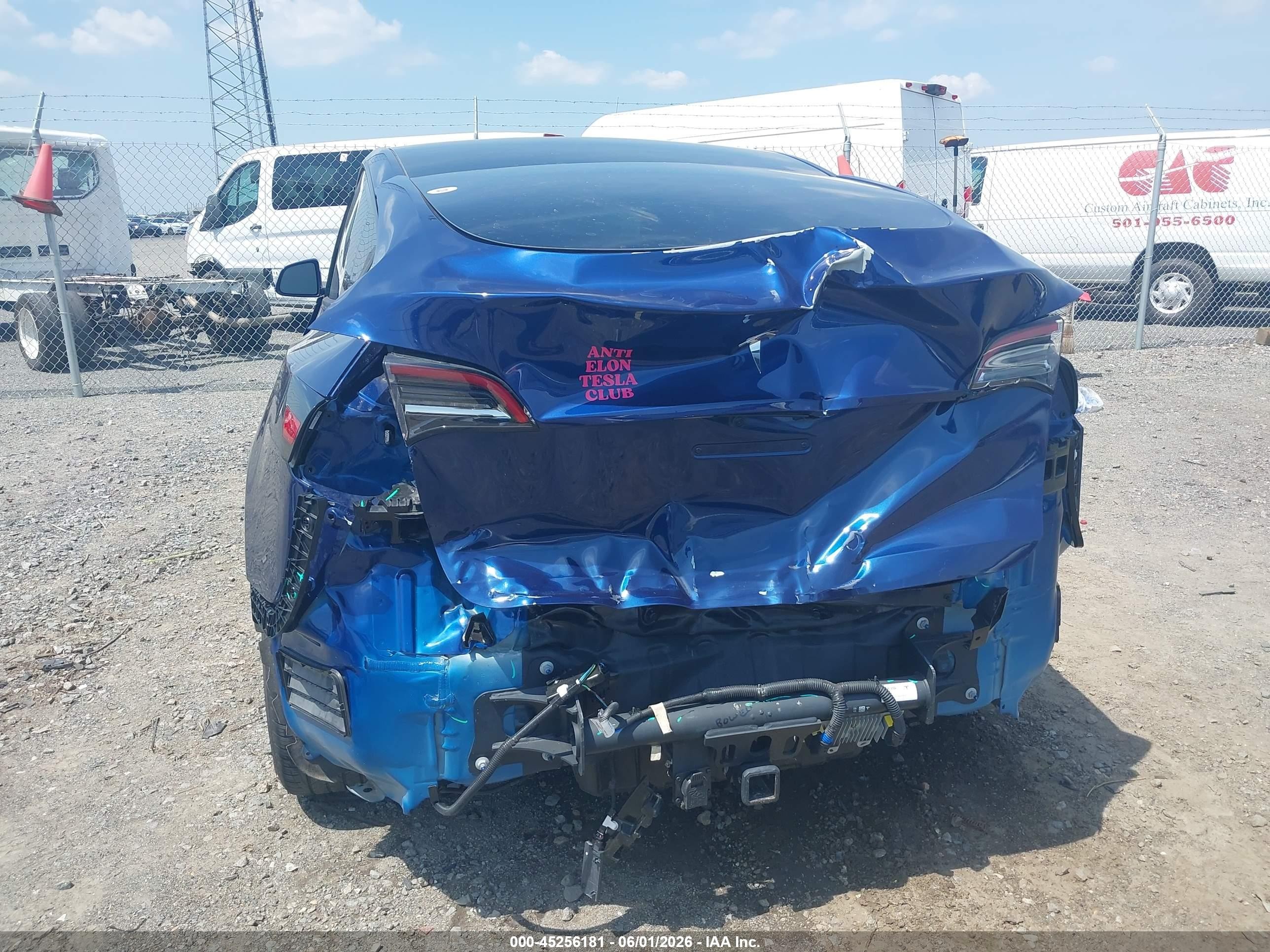 2023 Tesla Model Y Awd/long Range Dual Motor All-wheel Drive Blue vin: 7SAYGDEE3PF806763