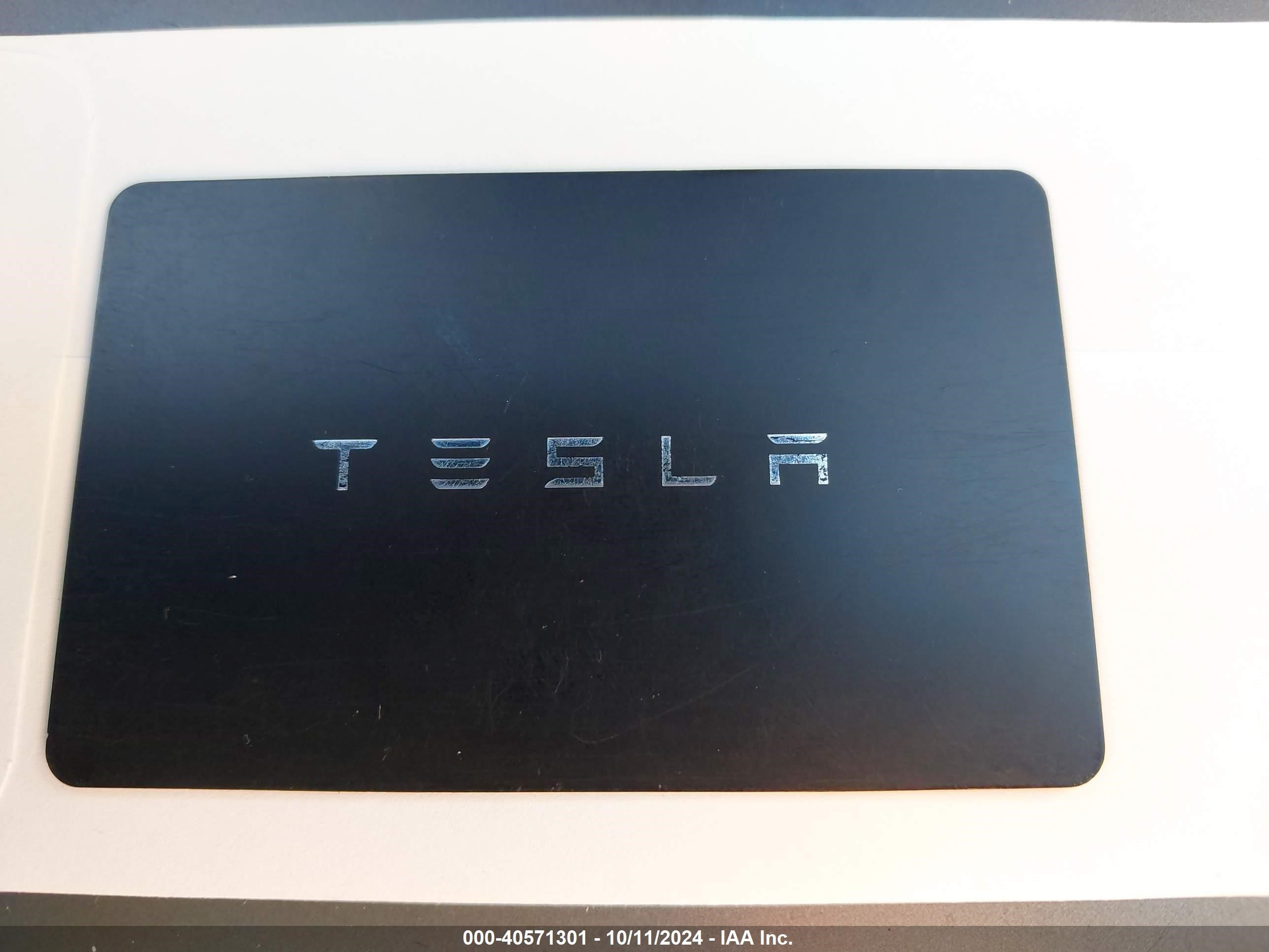 2024 Tesla Model Y Long Range Dual Motor All-wheel Drive Белый vin: 7SAYGDEE3RF007794