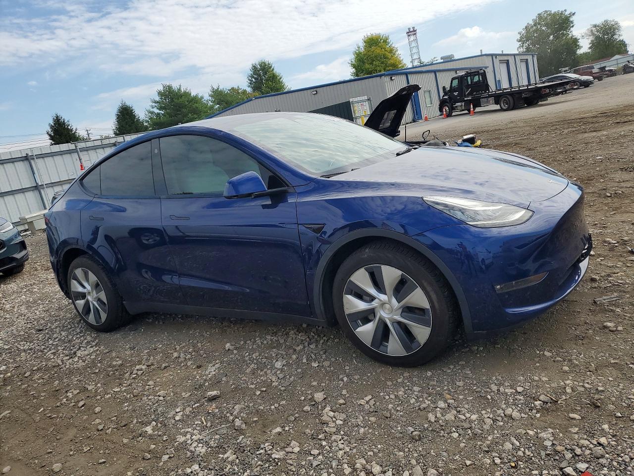 2022 Tesla Model Y Blue vin: 7SAYGDEE4NF458310