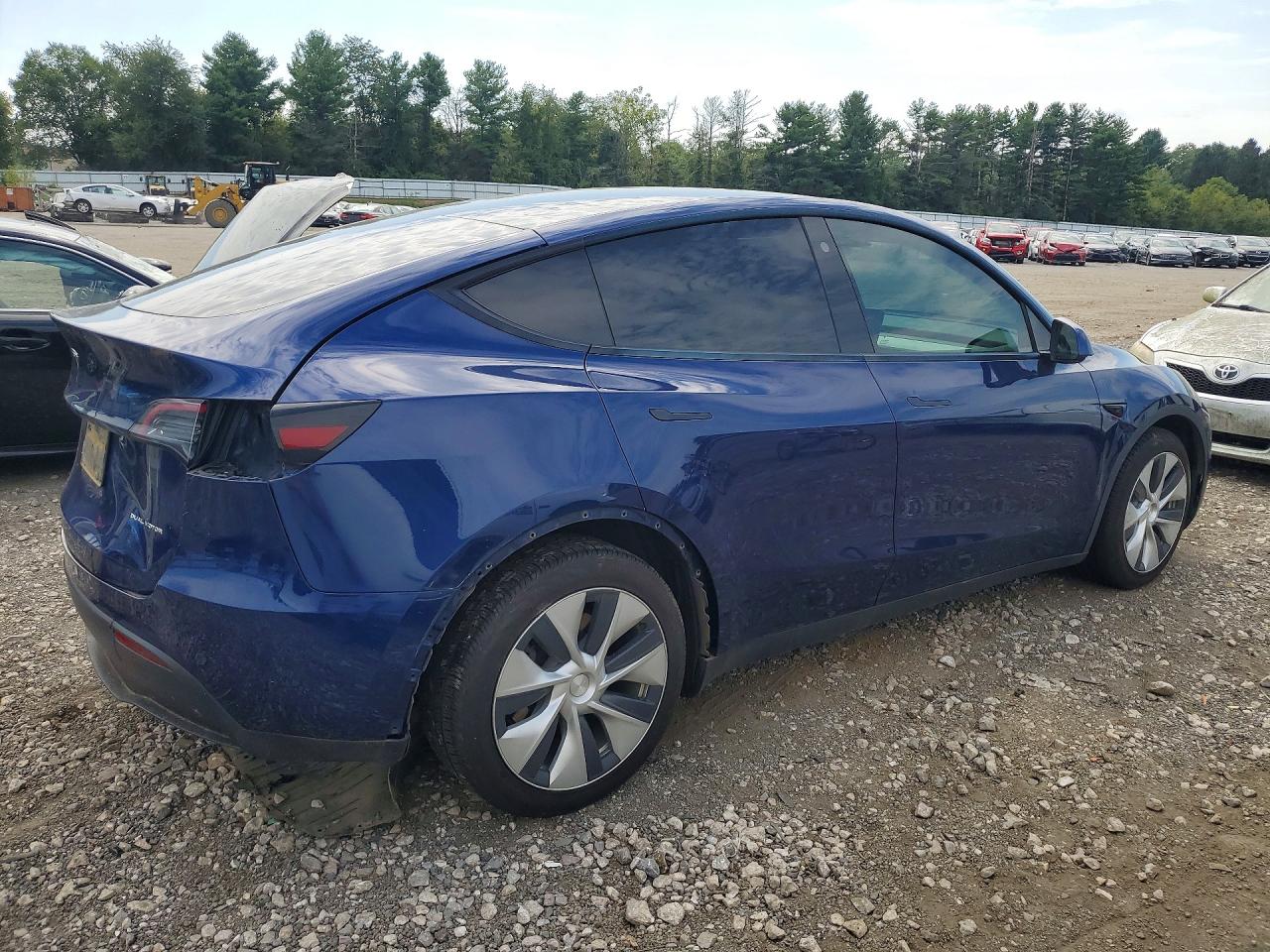 2022 Tesla Model Y Blue vin: 7SAYGDEE4NF458310