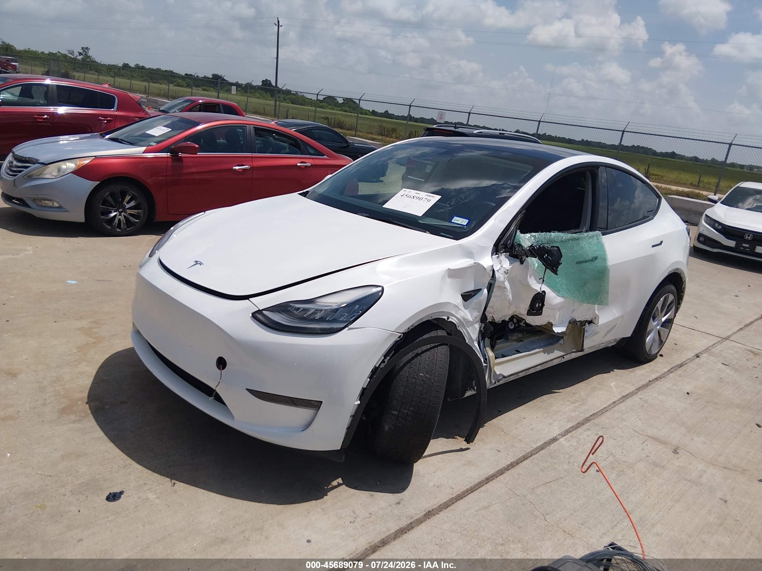 2023 Tesla Model Y Awd/long Range Dual Motor All-wheel Drive Белый vin: 7SAYGDEE4PA119532