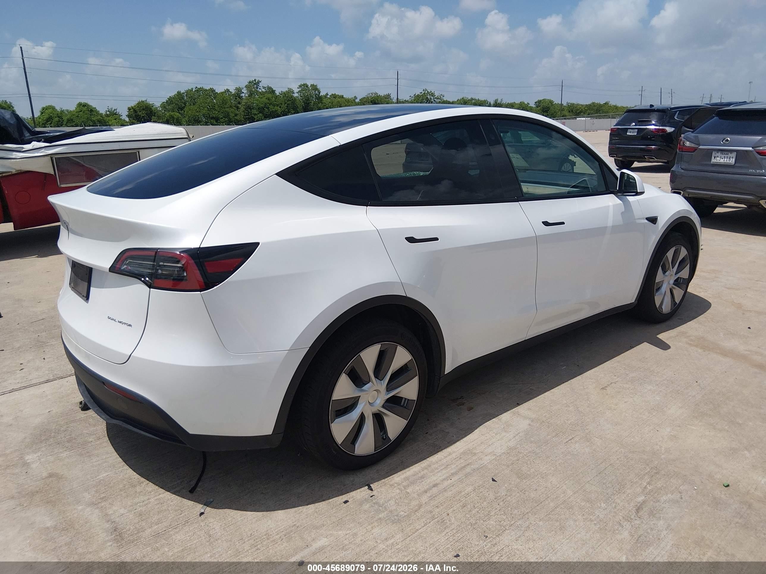 2023 Tesla Model Y Awd/long Range Dual Motor All-wheel Drive Белый vin: 7SAYGDEE4PA119532