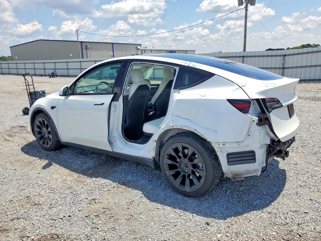 2023 Tesla Model Y White vin: 7SAYGDEE4PF800812