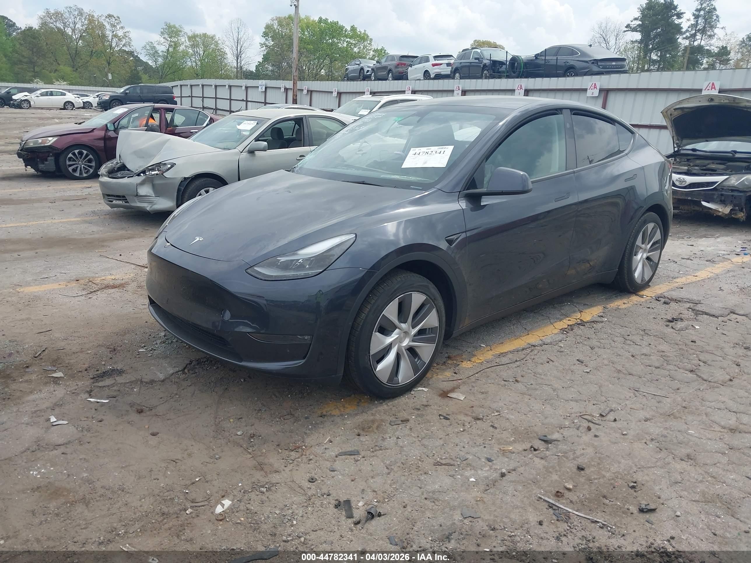 2024 Tesla Model Y Long Range Dual Motor All-wheel Drive Gray vin: 7SAYGDEE4RA254156