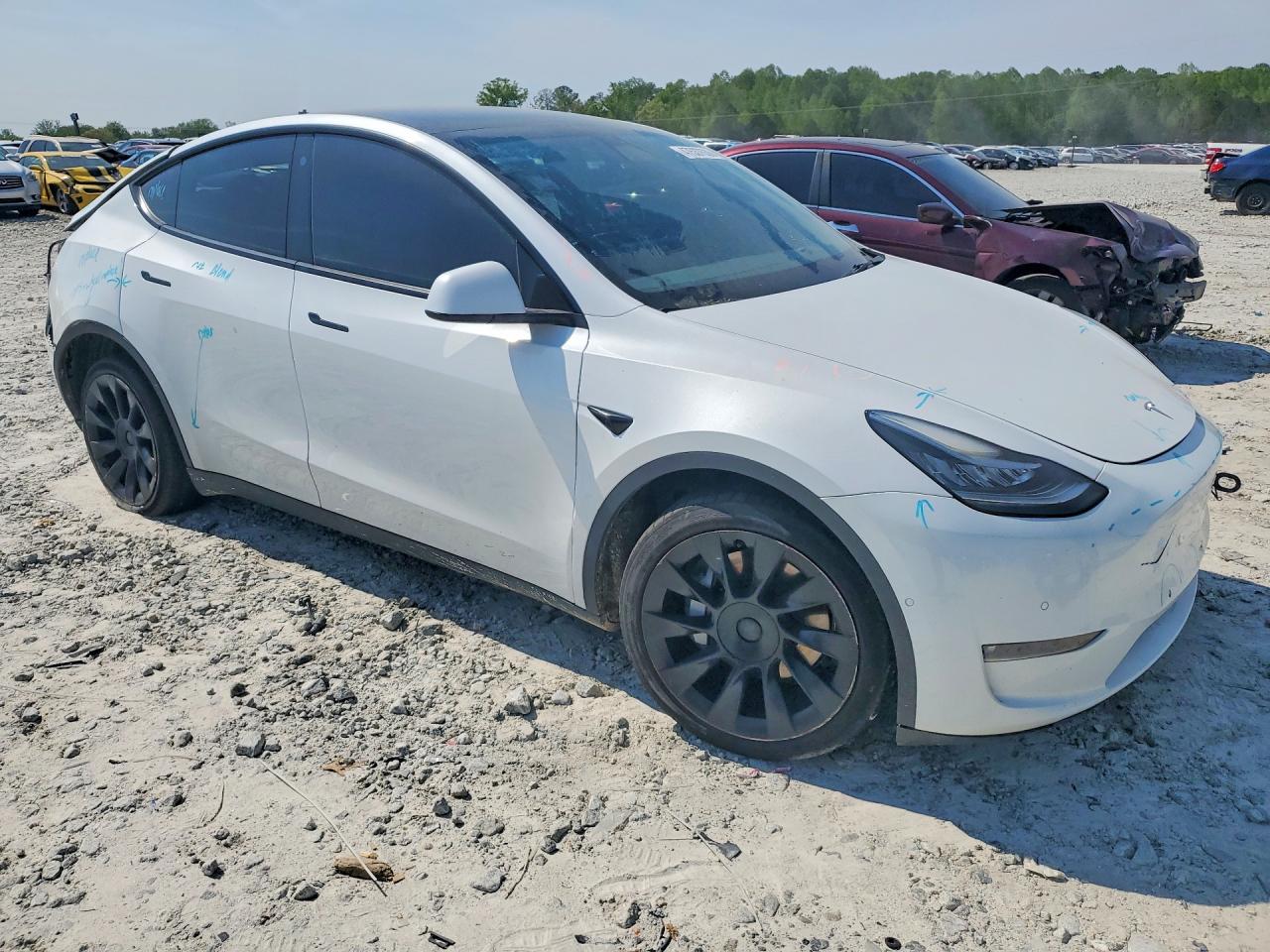 2022 Tesla Model  Y White vin: 7SAYGDEE5NF481465