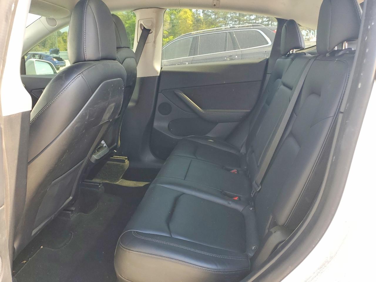 2022 Tesla Model  Y White vin: 7SAYGDEE5NF481465