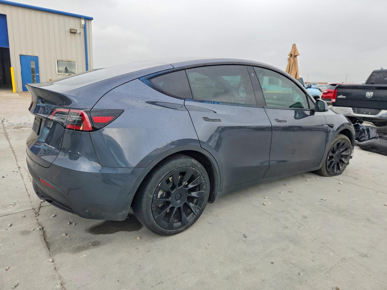 2023 Tesla Model Y Gray vin: 7SAYGDEE5PA044937