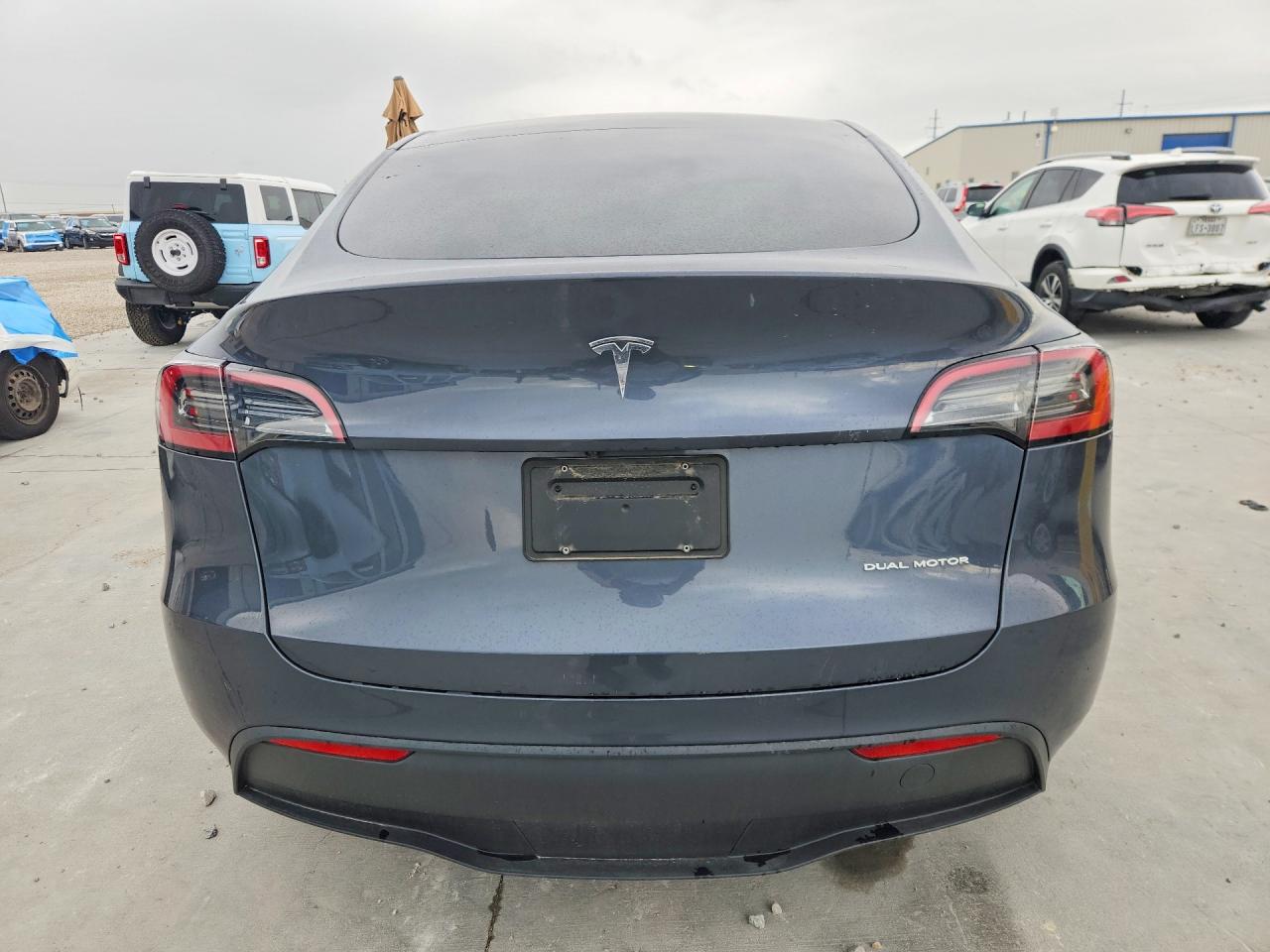 2023 Tesla Model Y Gray vin: 7SAYGDEE5PA044937