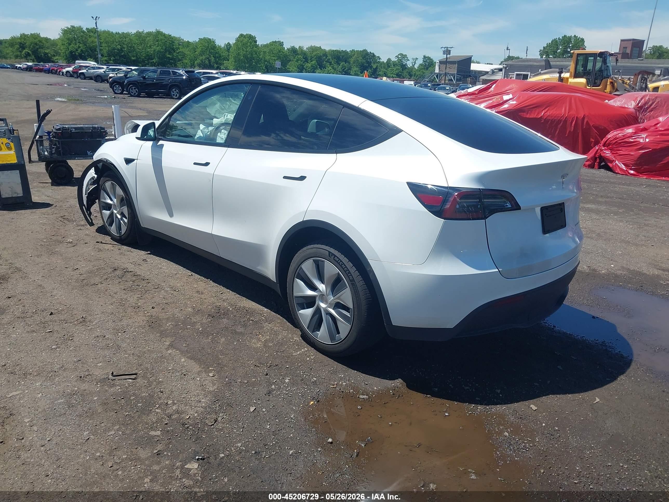 2023 Tesla Model Y Awd/long Range Dual Motor All-wheel Drive White vin: 7SAYGDEE5PA055730