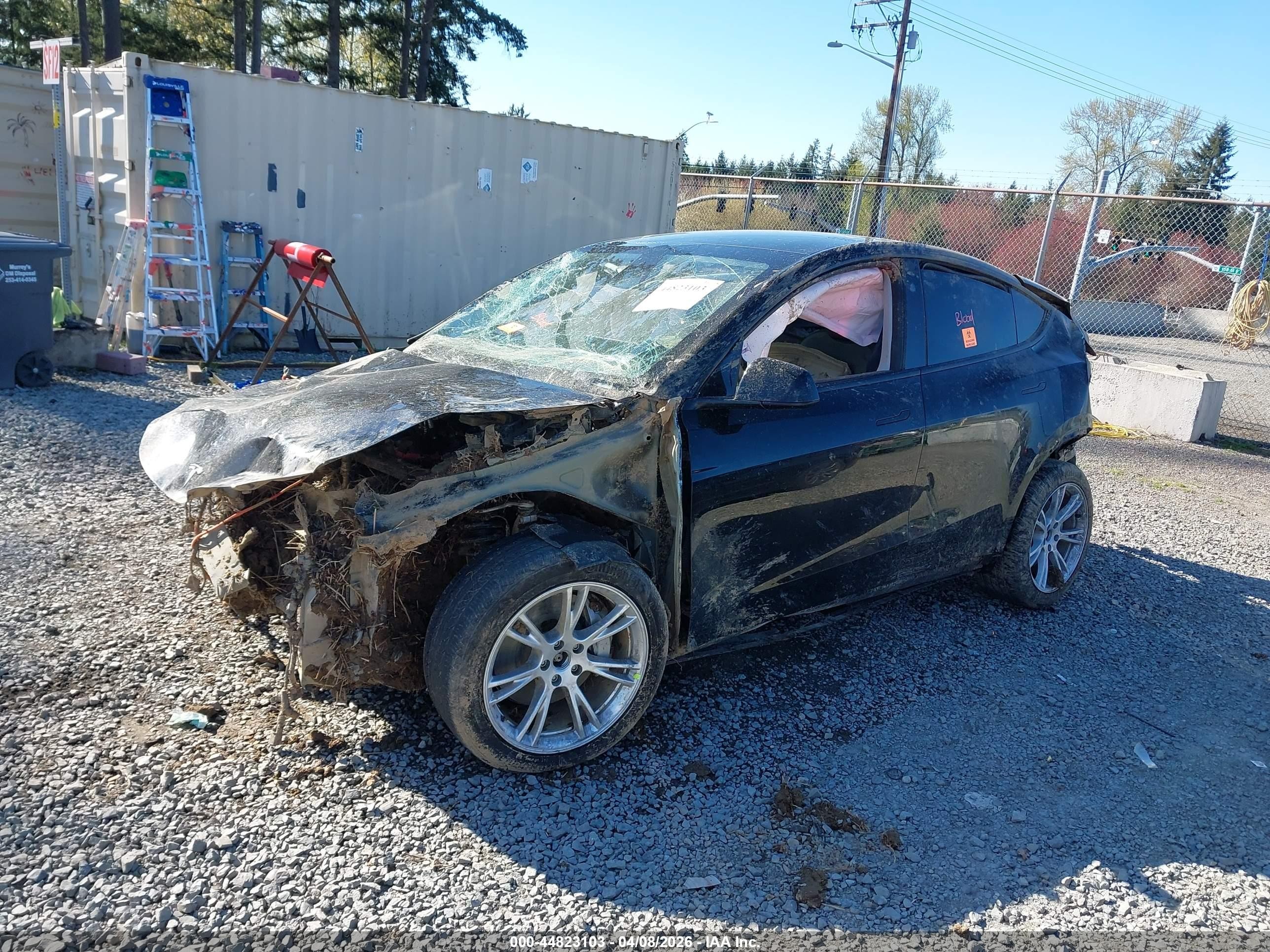 2023 Tesla Model Y Awd/long Range Dual Motor All-wheel Drive Черный vin: 7SAYGDEE5PA198788
