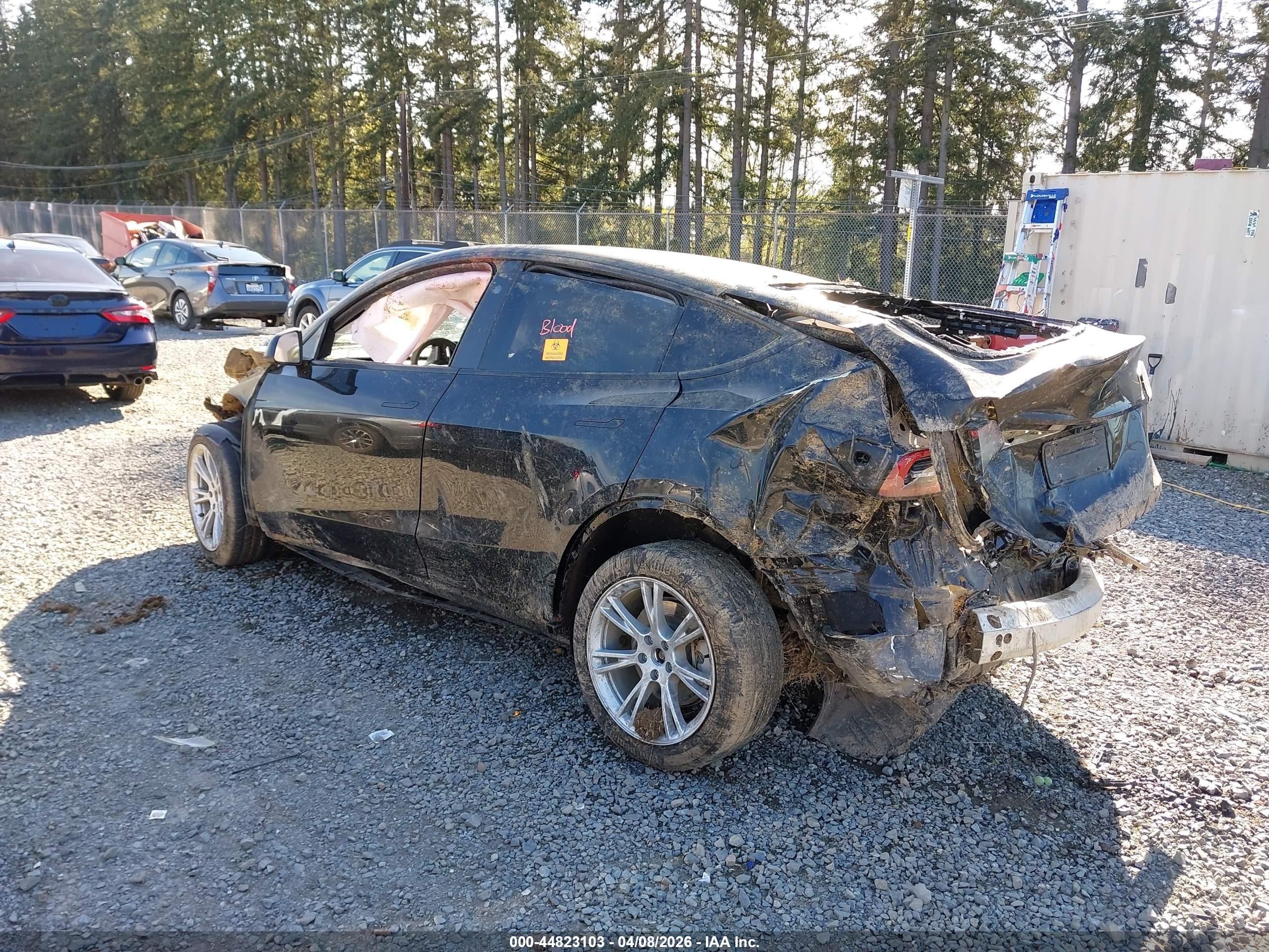 2023 Tesla Model Y Awd/long Range Dual Motor All-wheel Drive Черный vin: 7SAYGDEE5PA198788