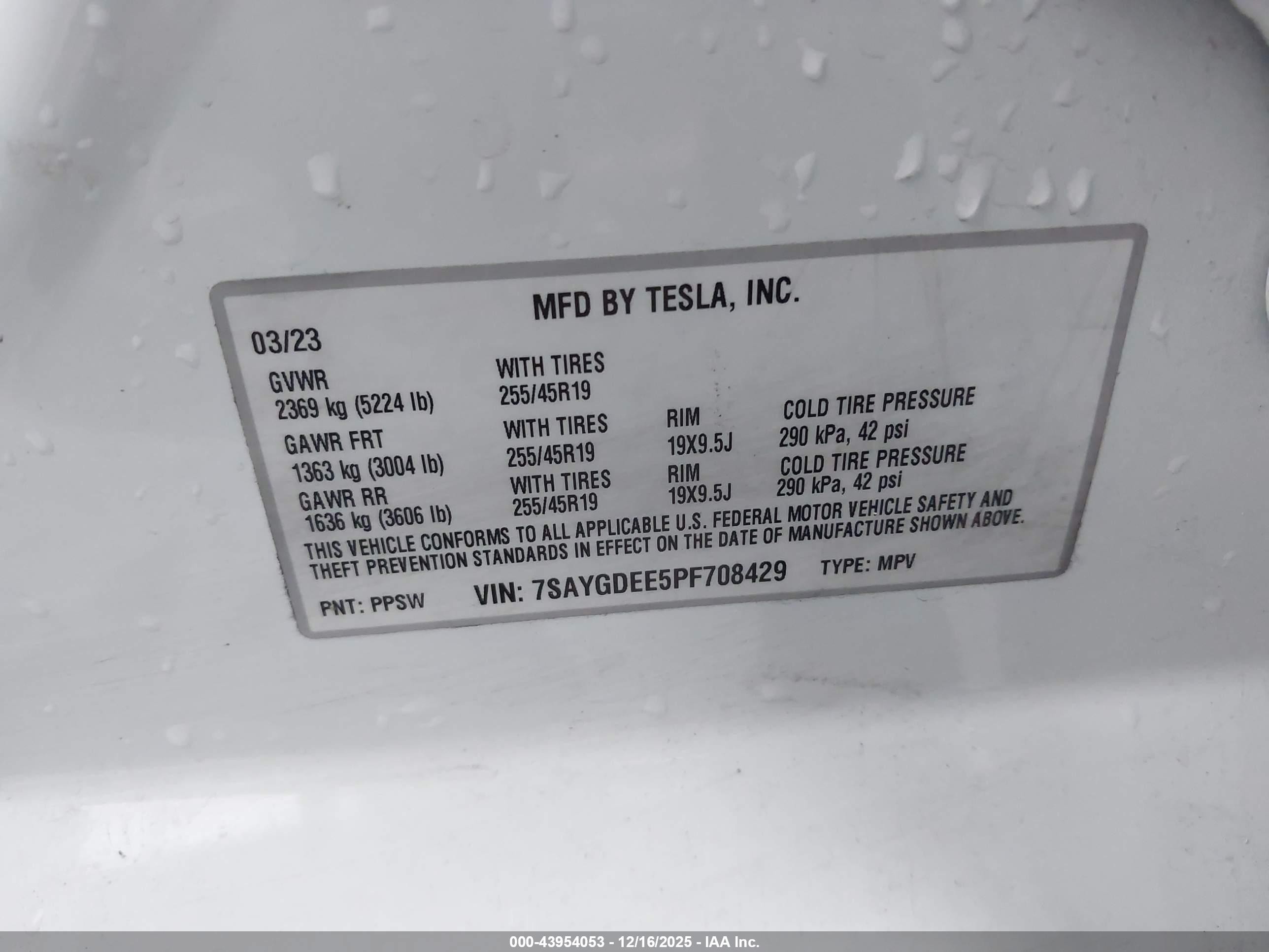2023 Tesla Model Y Awd/long Range Dual Motor All-wheel Drive White vin: 7SAYGDEE5PF708429