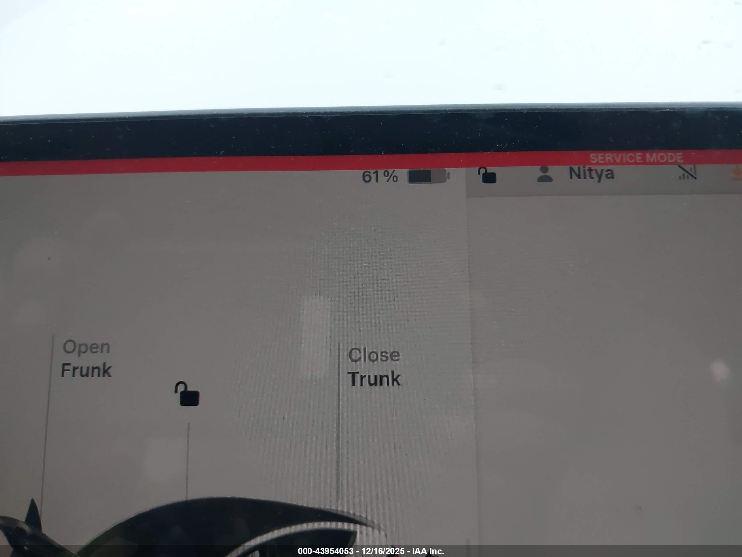 2023 Tesla Model Y Awd/long Range Dual Motor All-wheel Drive White vin: 7SAYGDEE5PF708429