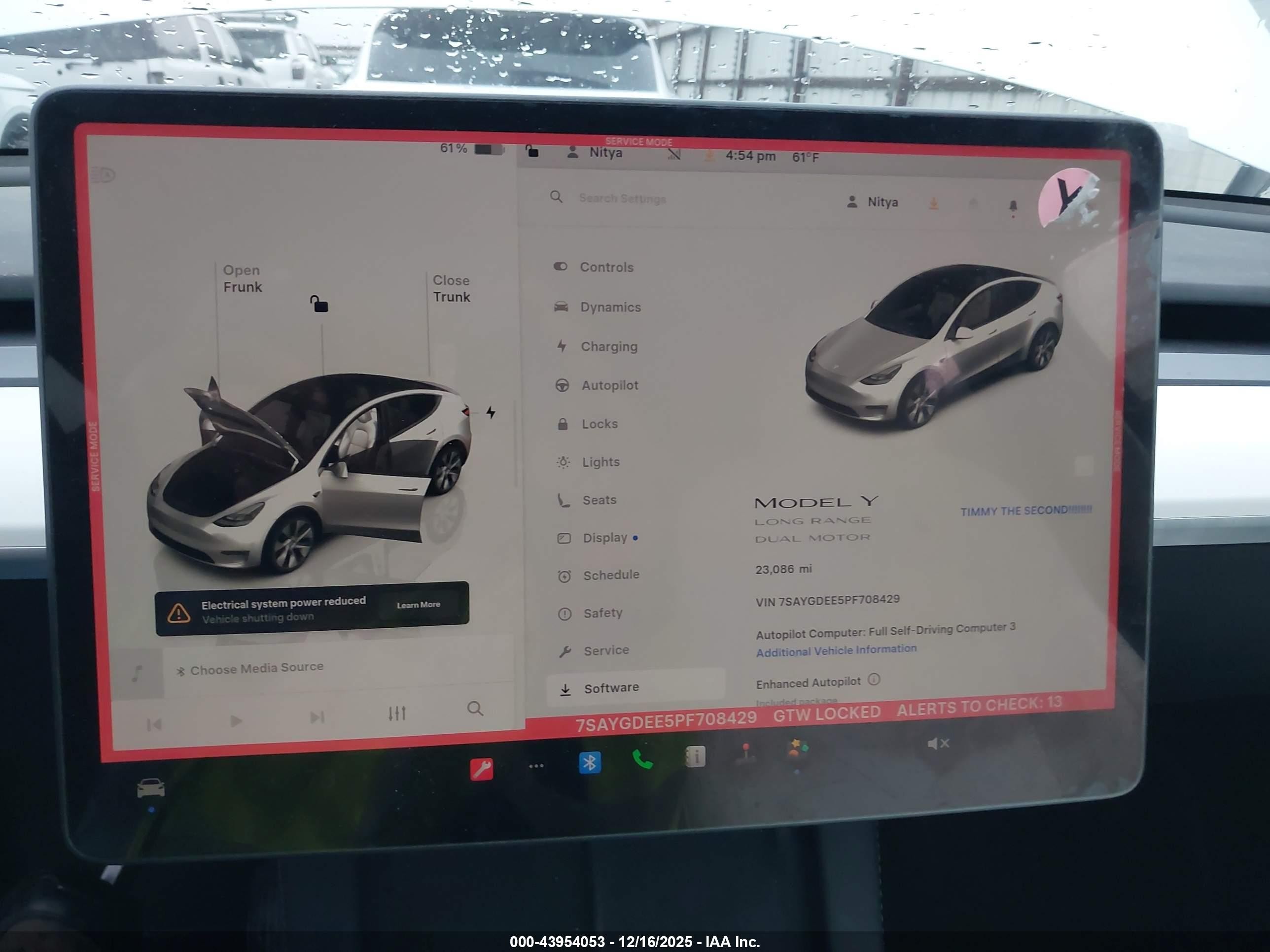 2023 Tesla Model Y Awd/long Range Dual Motor All-wheel Drive White vin: 7SAYGDEE5PF708429